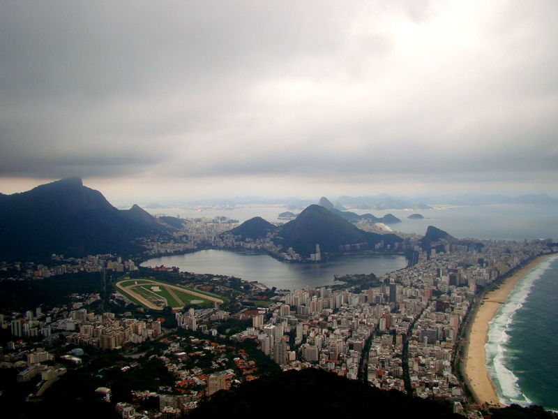 Trilha Morro Dois Irmãos, por Flávia Vieira Peixoto