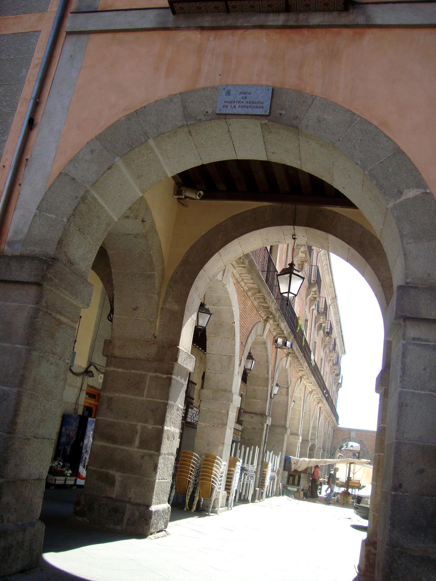 Arco Nuestra Señora de la Esperanza, por Marta Pilar