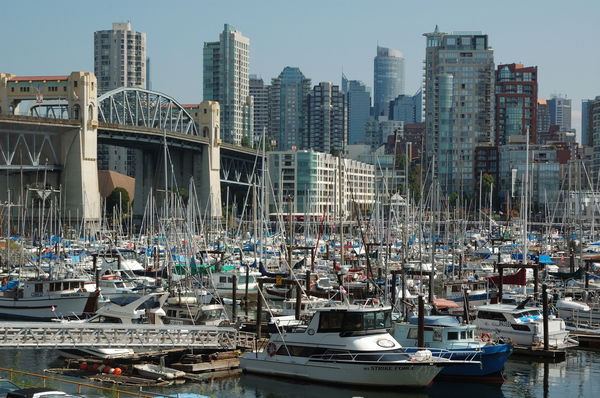 Vancouver Marina, por Roland Flutet