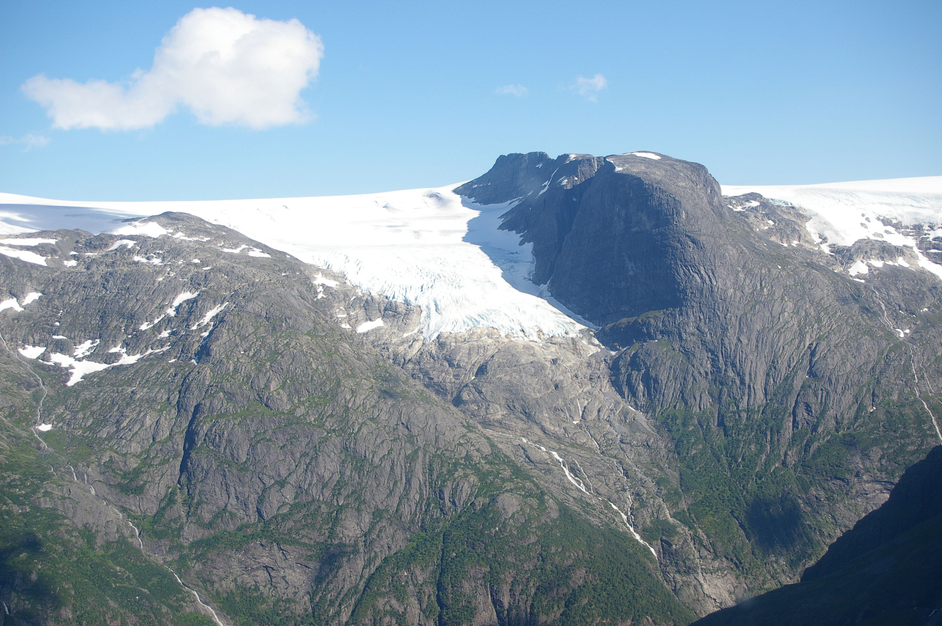 Volando sobre los fiordos noruegos, por Raquel Rey