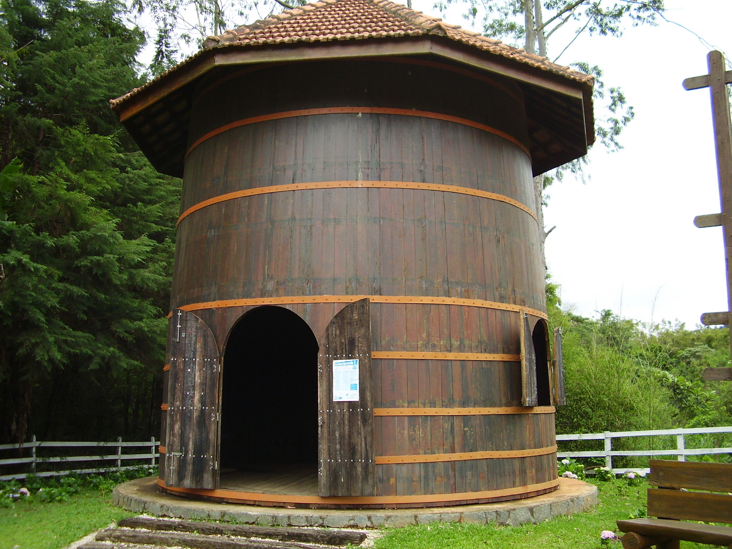 La Bodega, por Os Caminhantes Ogrotur