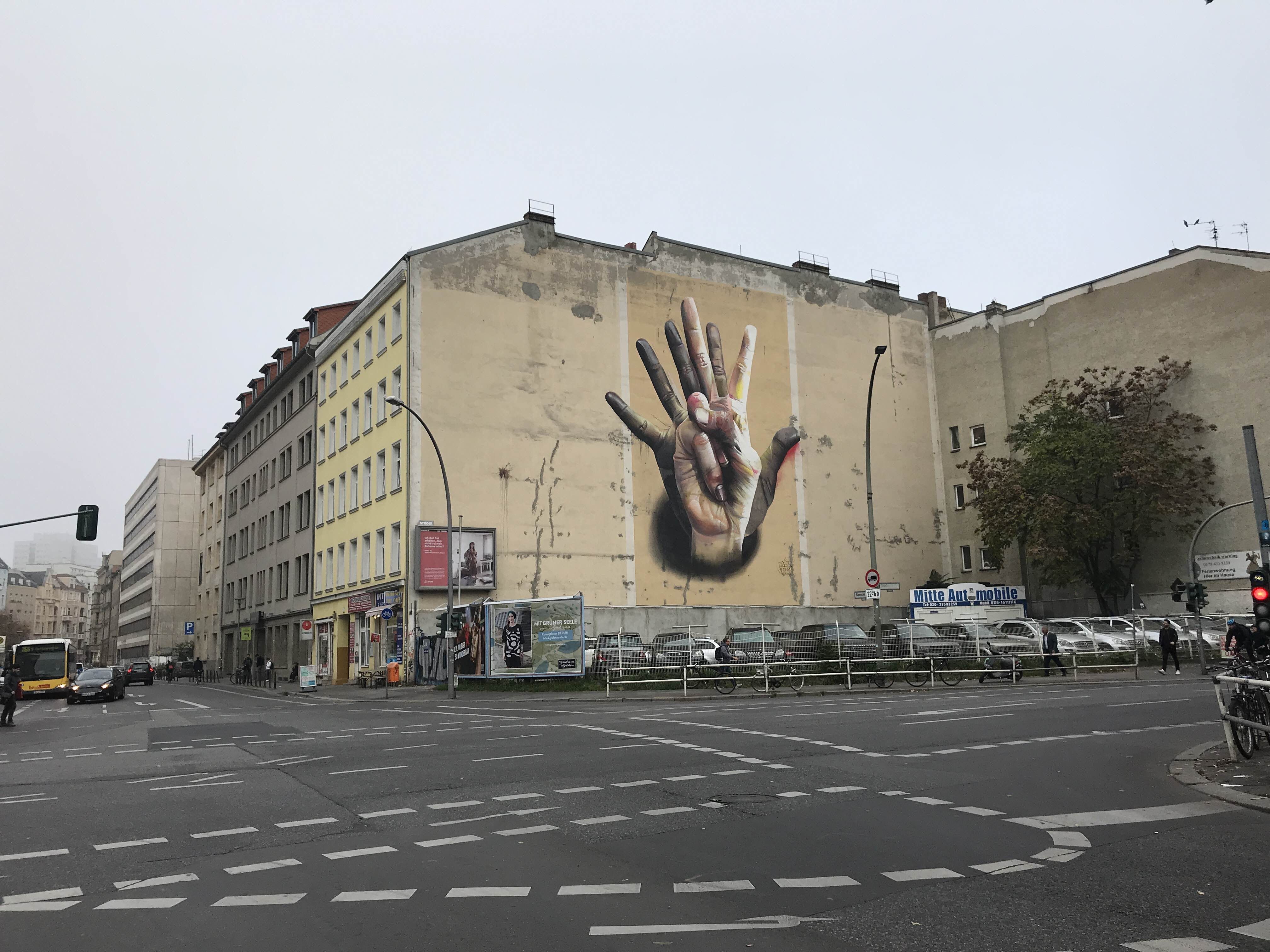 Unter der Hand Mural - CASE Maclaim, por Beatriz Zaera Hierro
