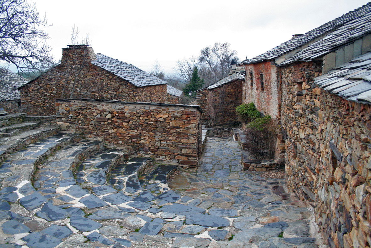 Pueblos negros de Guadalajara - Umbralejo, por Francisco Dominguez Penis