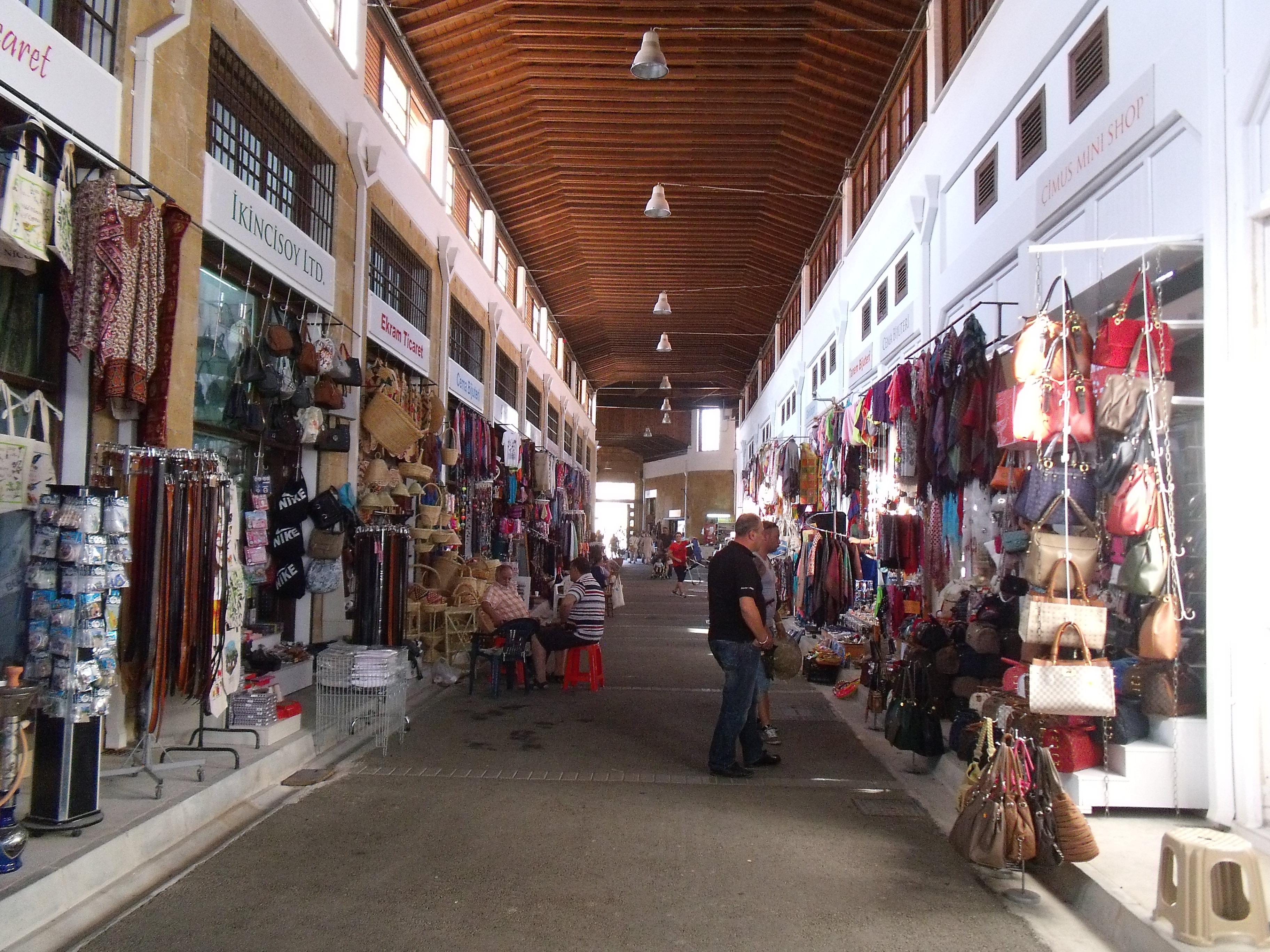 Mercado Municipal de Nicosia Norte (Chipre Norte), por sala2500