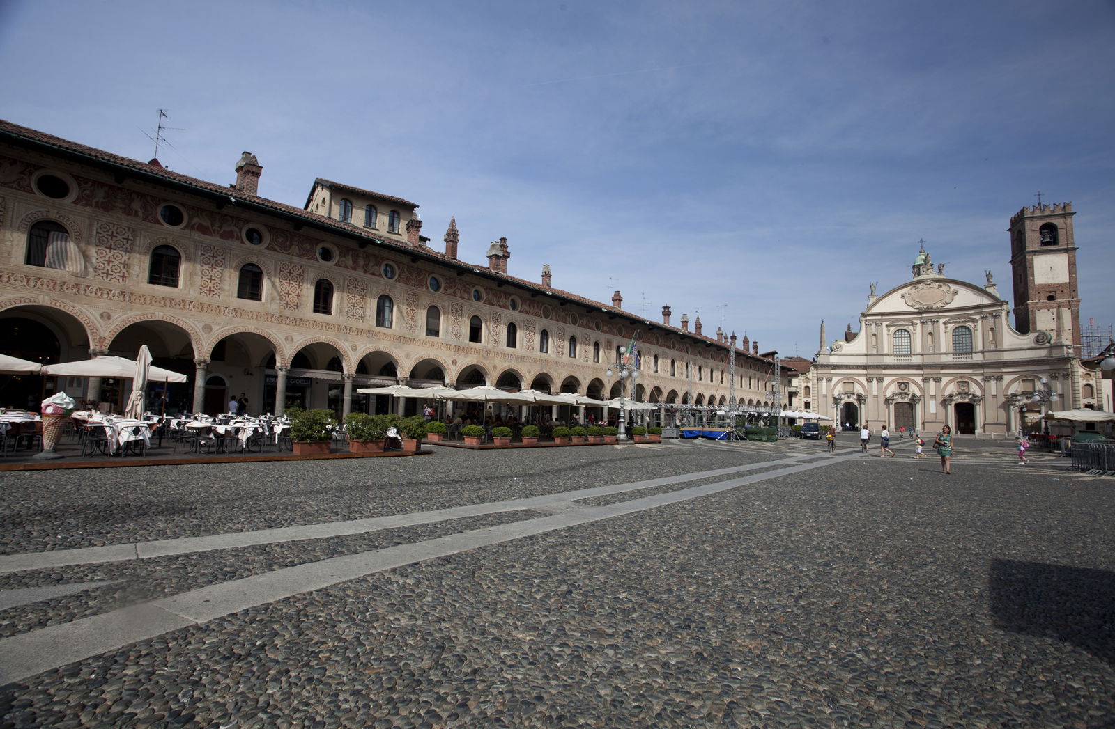 Piazza Ducale, por Pere Joan Oliver