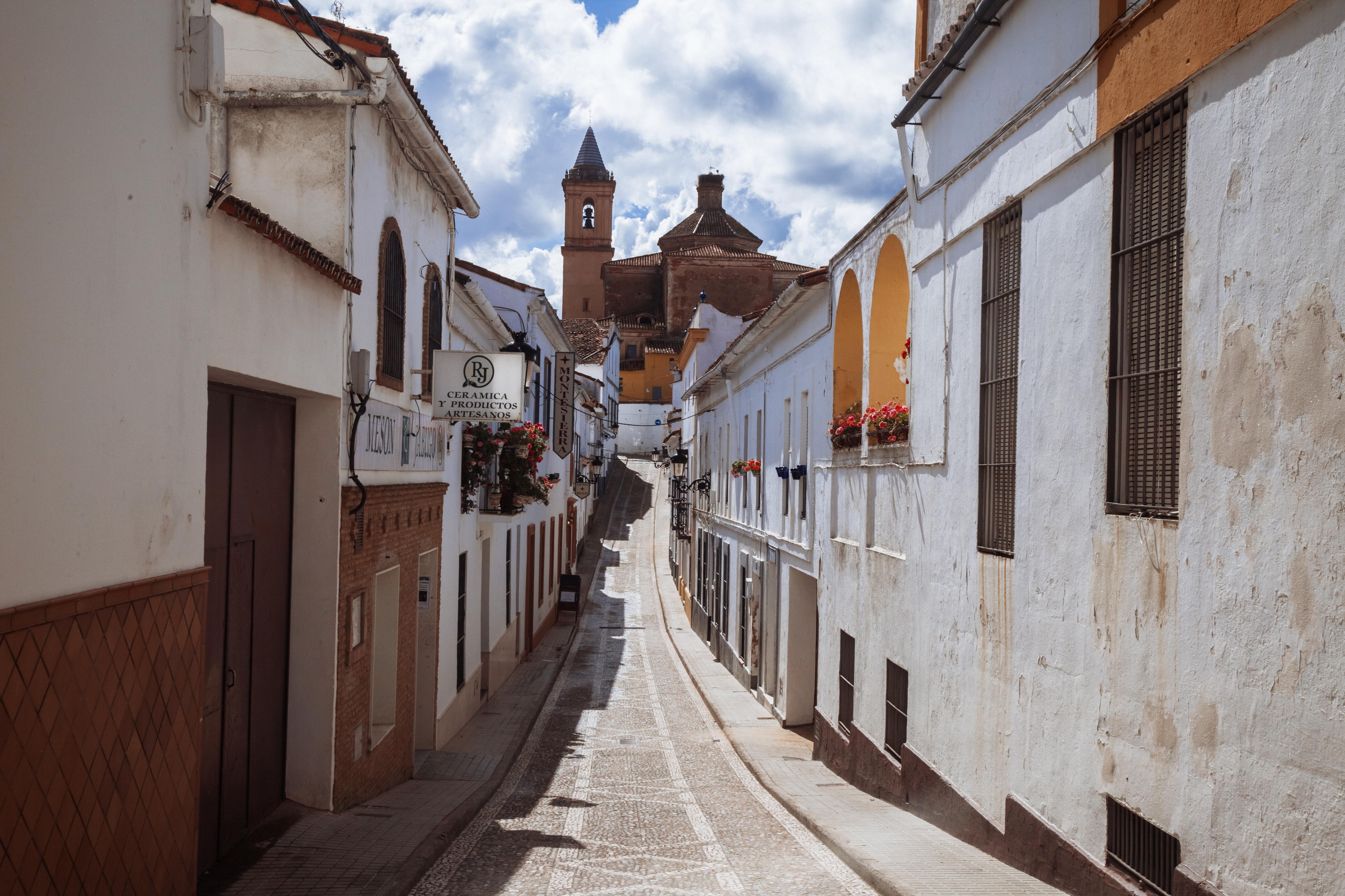 Plazas en Sierra de Huelva: encanto y tradición en cada rincón