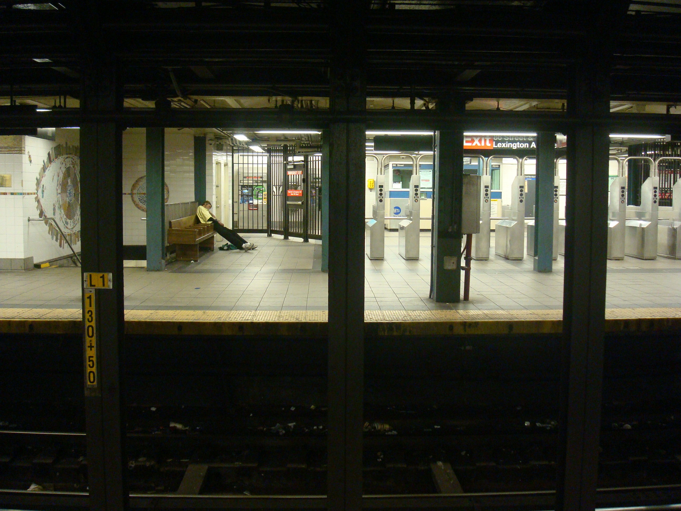 Upper East Side y metro a las 4 de la madrugada, por berenicee
