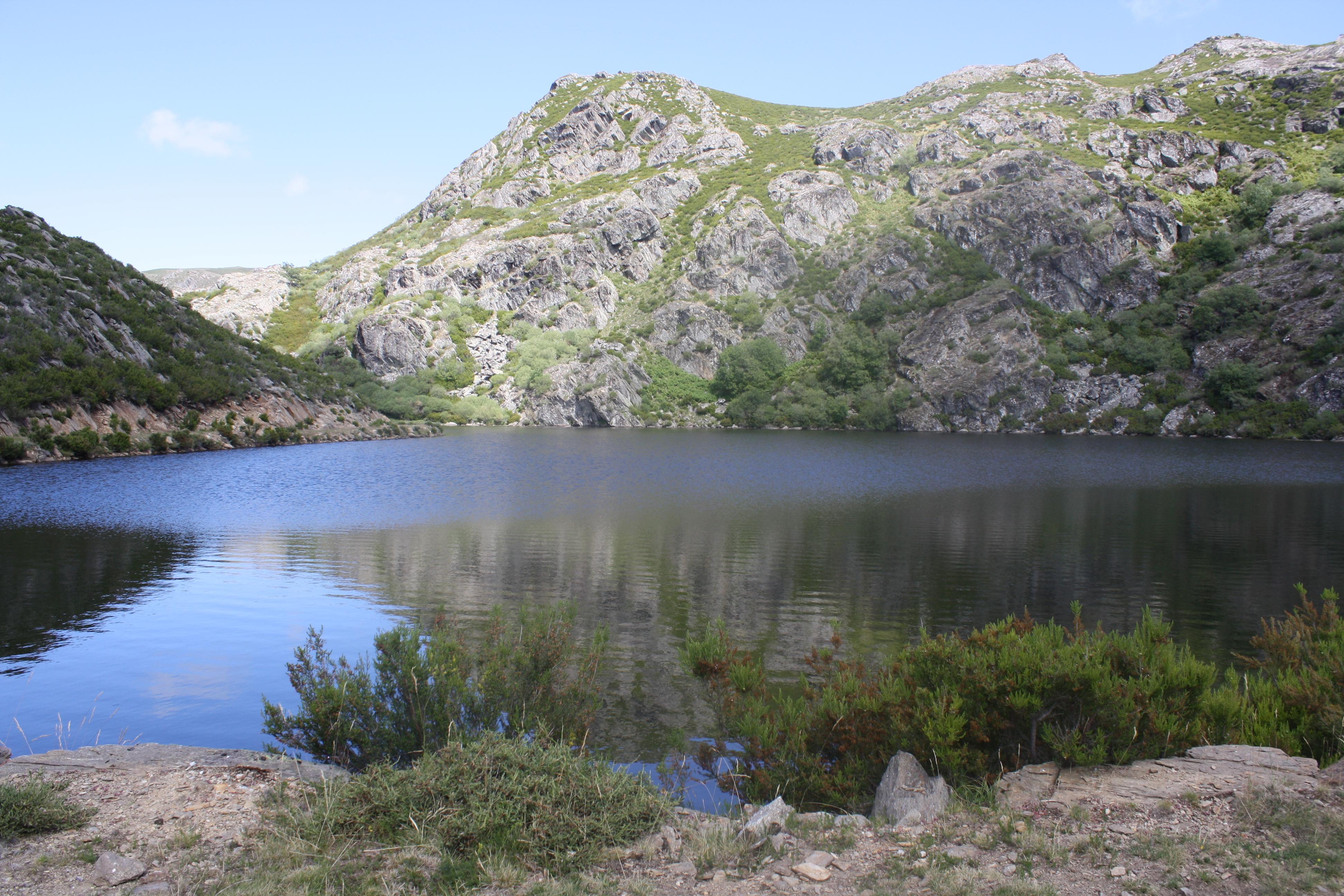 Senderismo en Lagoa de Ocelo, por Trevinca. A Veiga