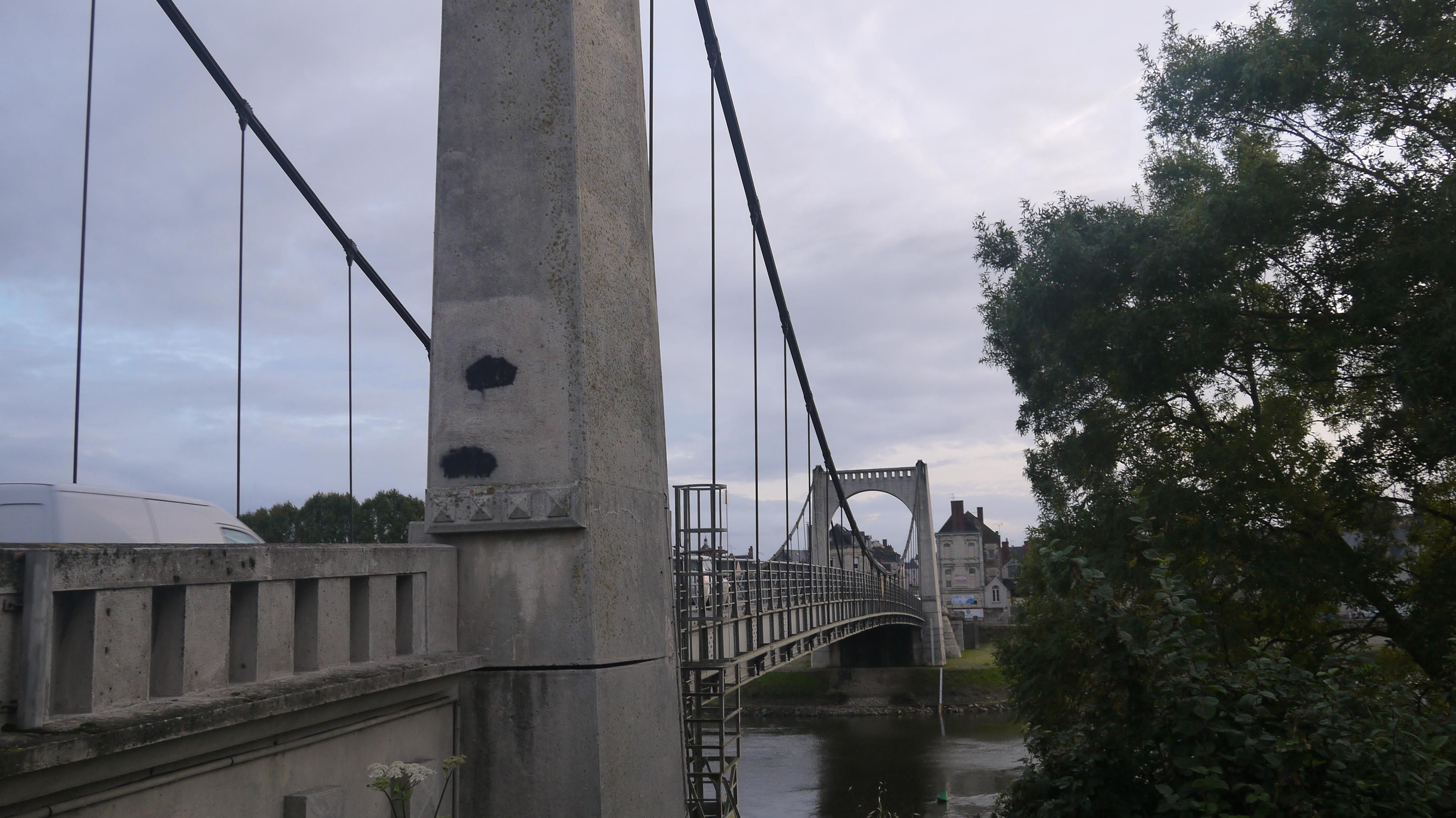 Descubre los Monumentos Históricos de Angers que Cuentan su Historia