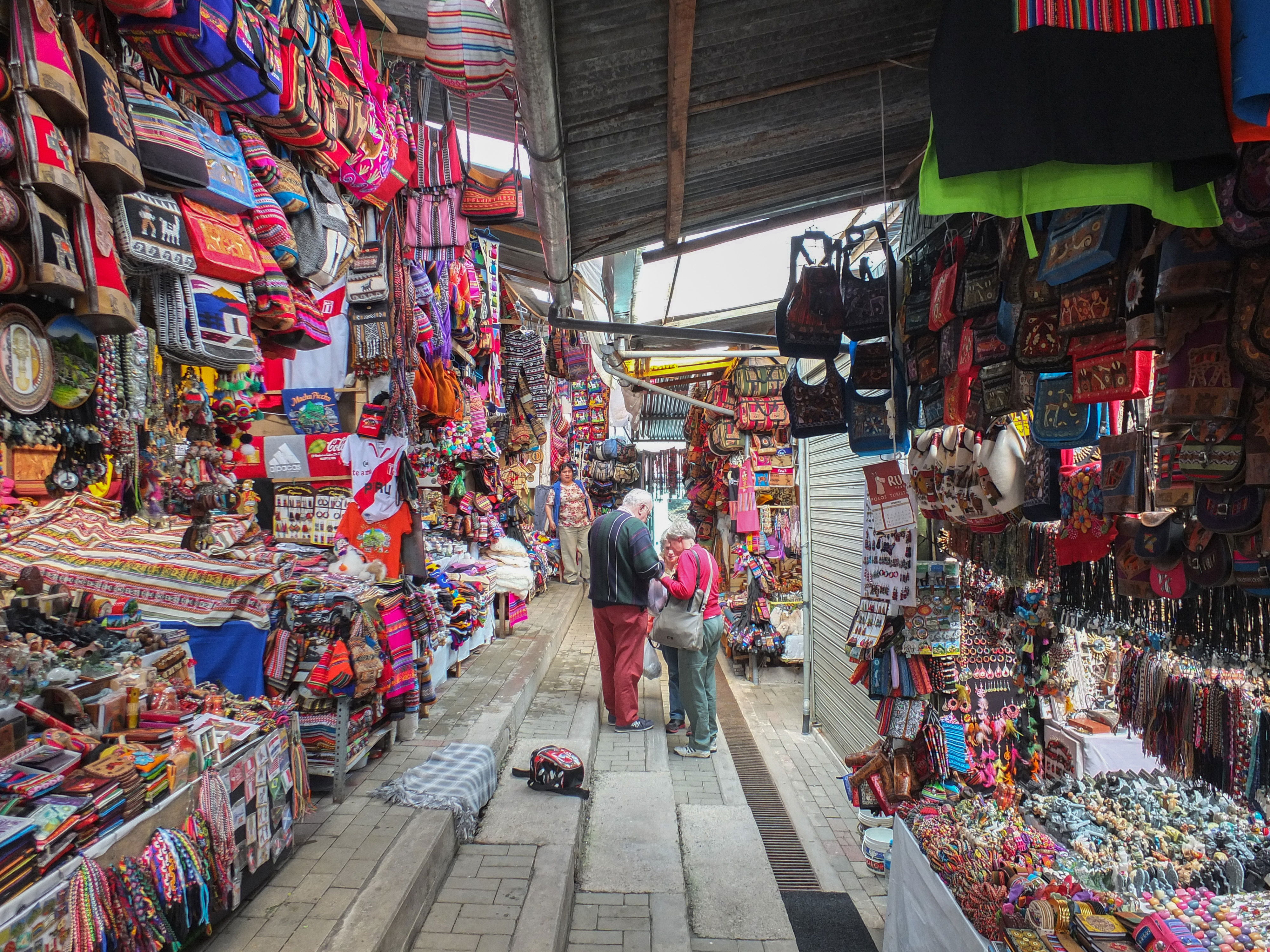 Mercadillos en Perú: un recorrido por la cultura y sabores locales