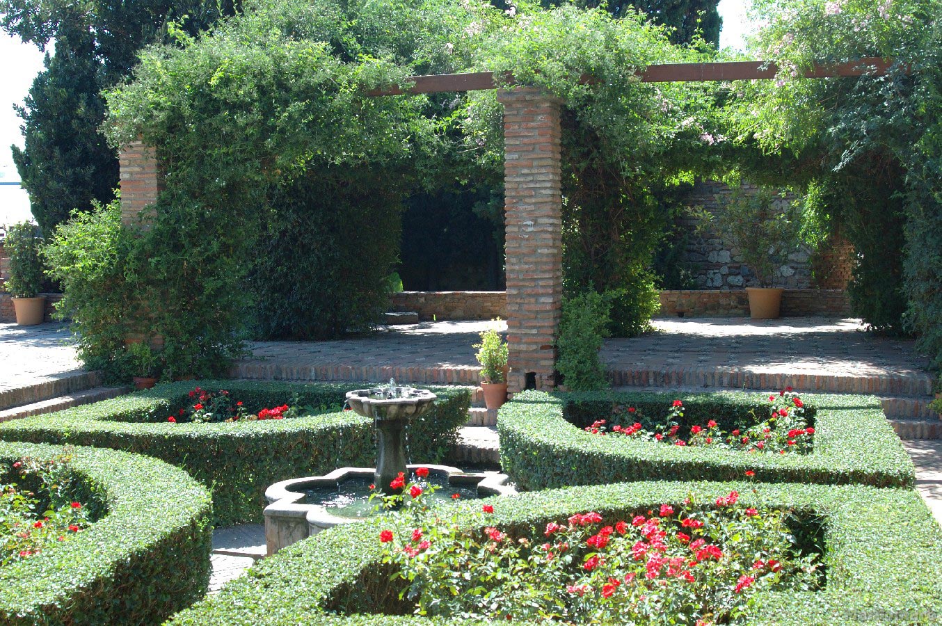 Jardines de la Alcazaba, por Marilo Marb