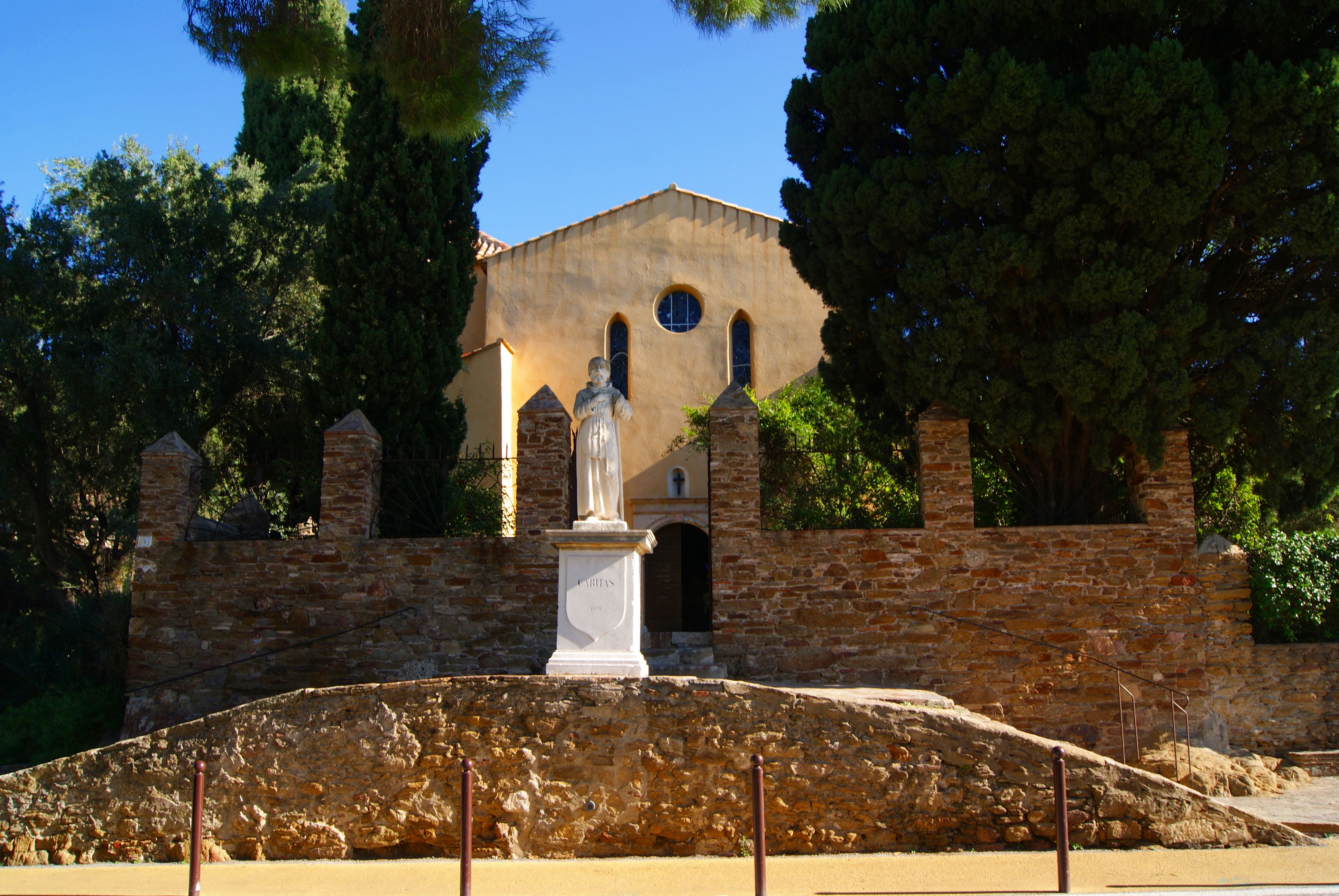 Iglesia de San Francisco de Paula y el viejo molino, por Roberto Gonzalez