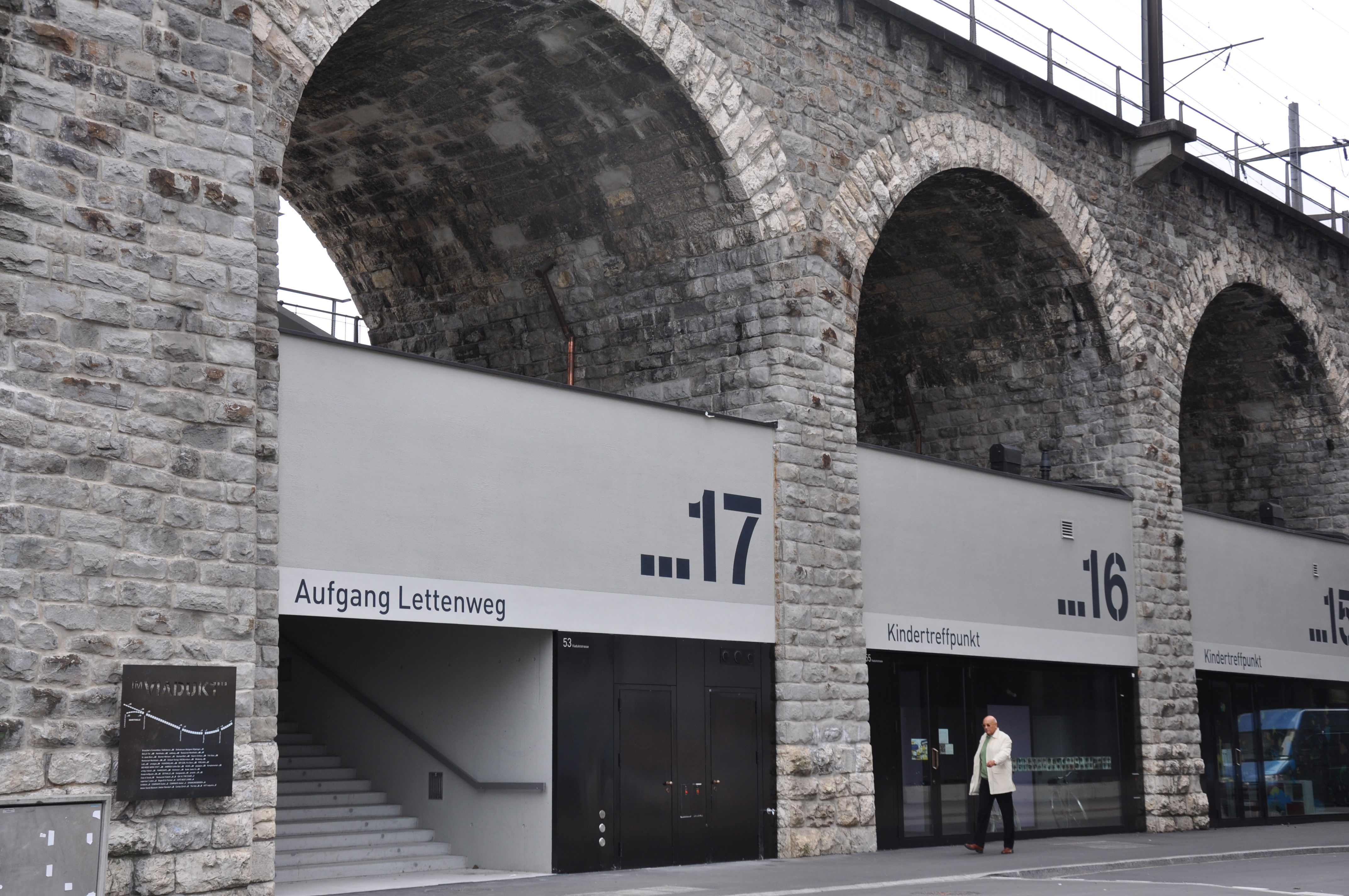 Viaduktstrasse, por Mathilde Le Febvrier