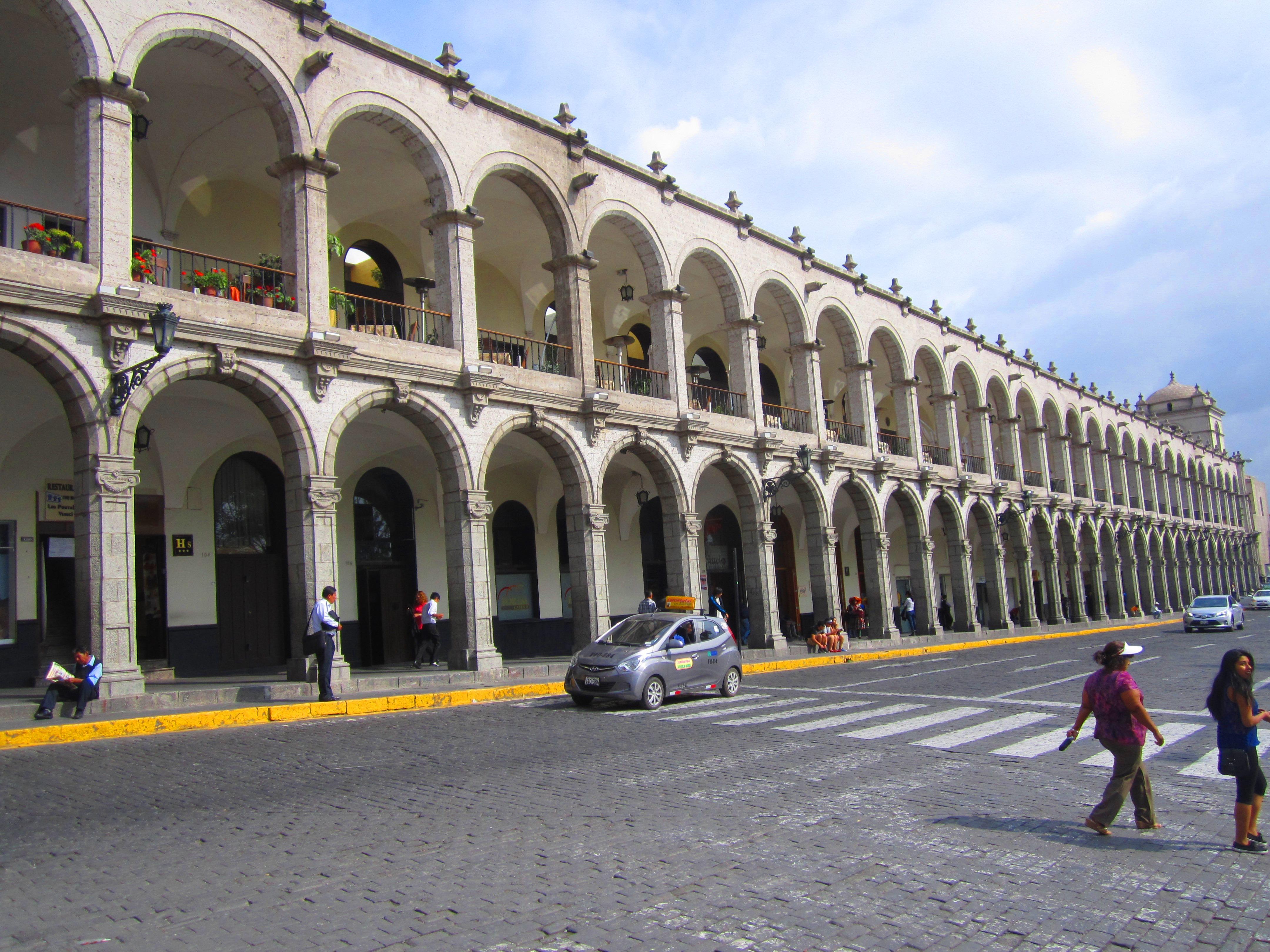 Paseo Portal de San Agustin, por Daniela VILLARREAL