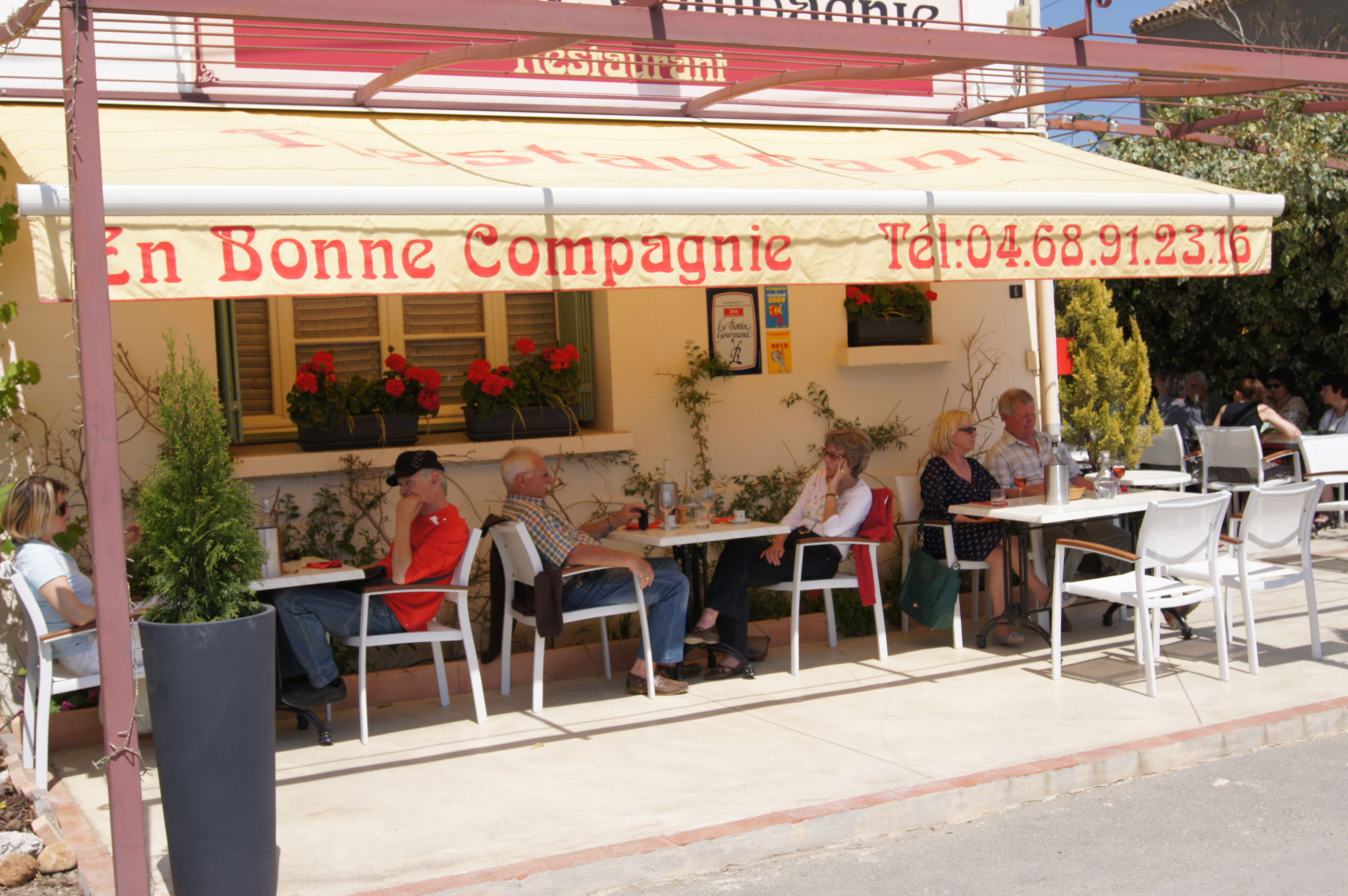 Restaurante En Bonne Compagnie, por Philippe Trzebiatowski