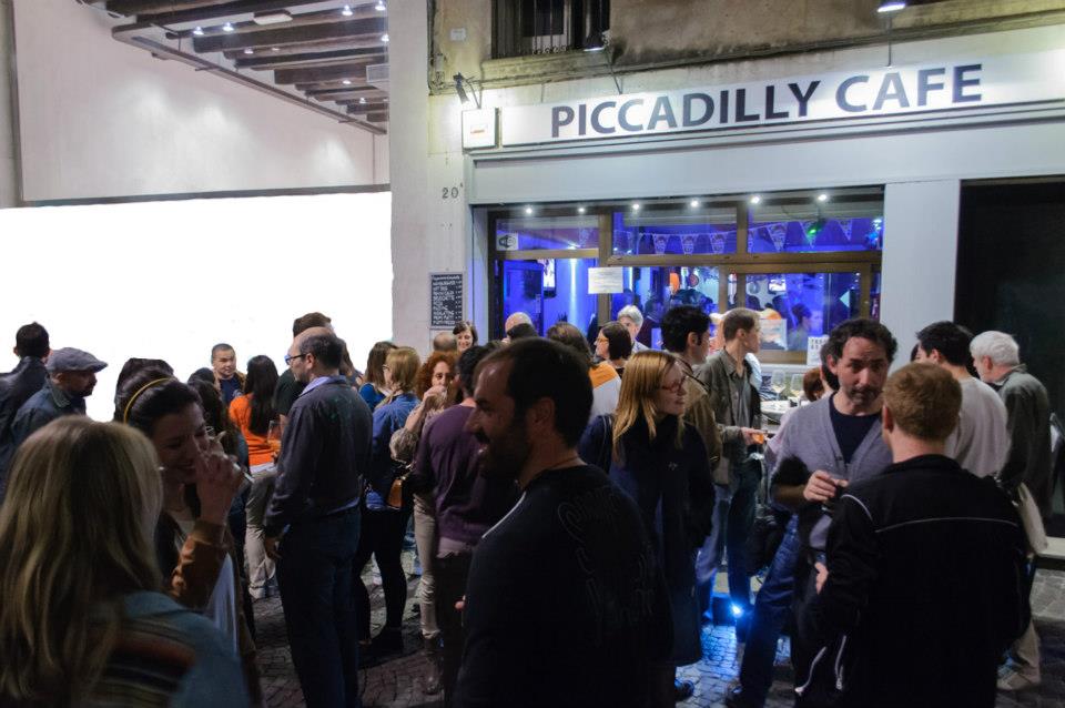 Piccadilly Cafe, por Antonio Conte