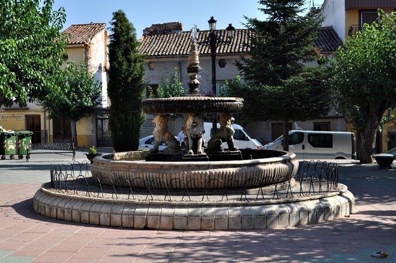 Plaza y Fuente de los Leones en Villanueva de la Fuente: 3 opiniones y 6  fotos