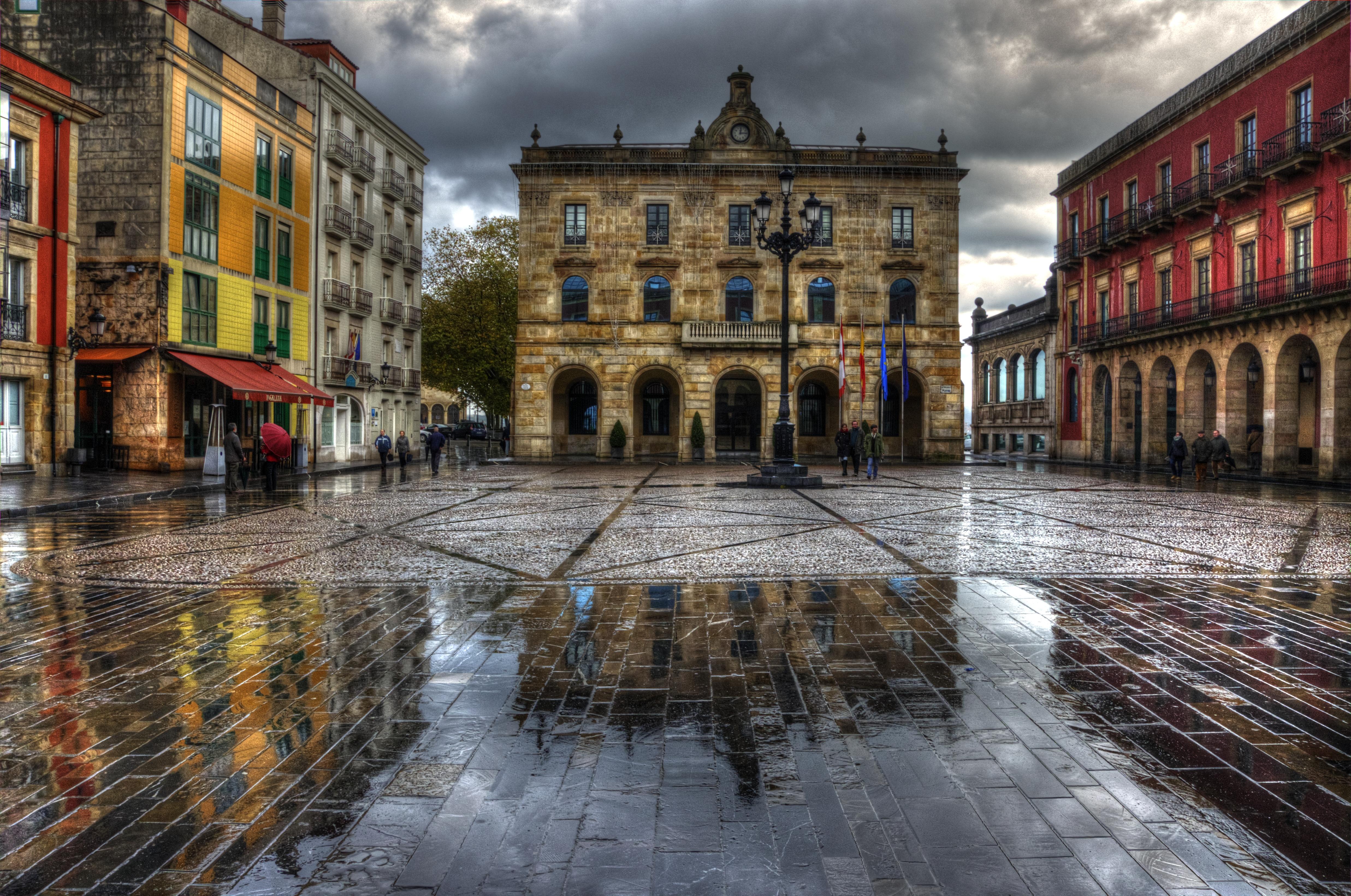 Explora las plazas de Gijón que no te puedes perder