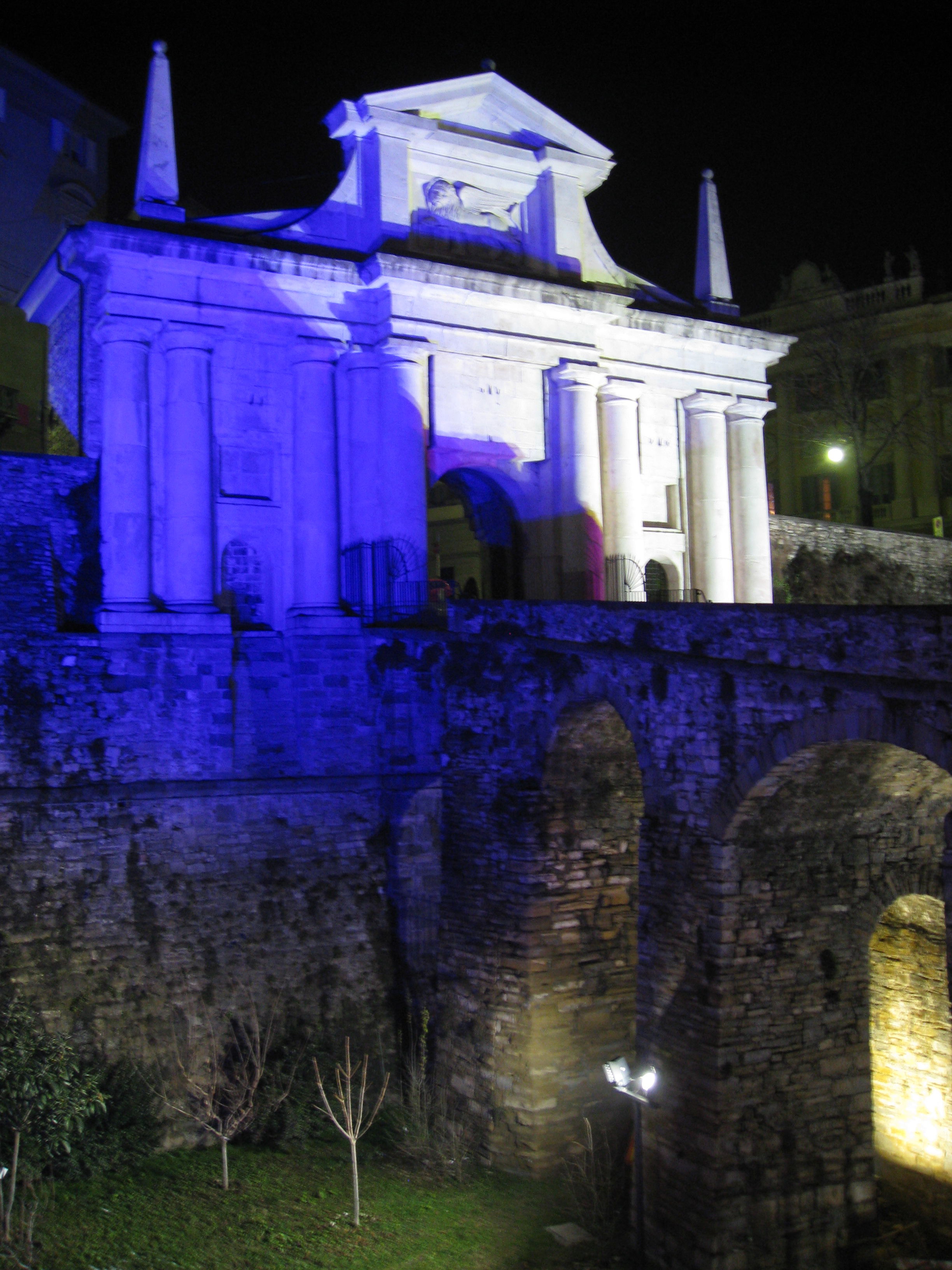 Porta San Giacomo, por Las sandalias de Ulises