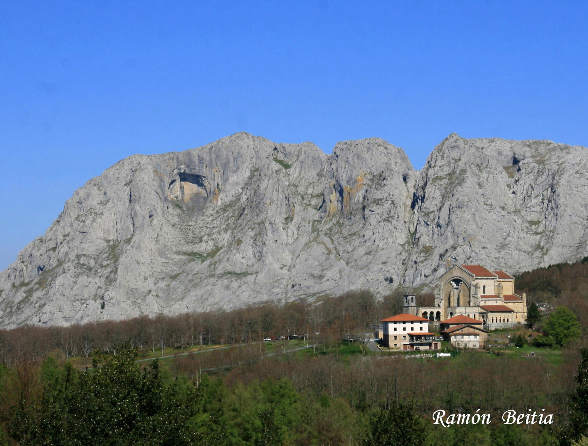 Santuario de Urkiola, por Ray