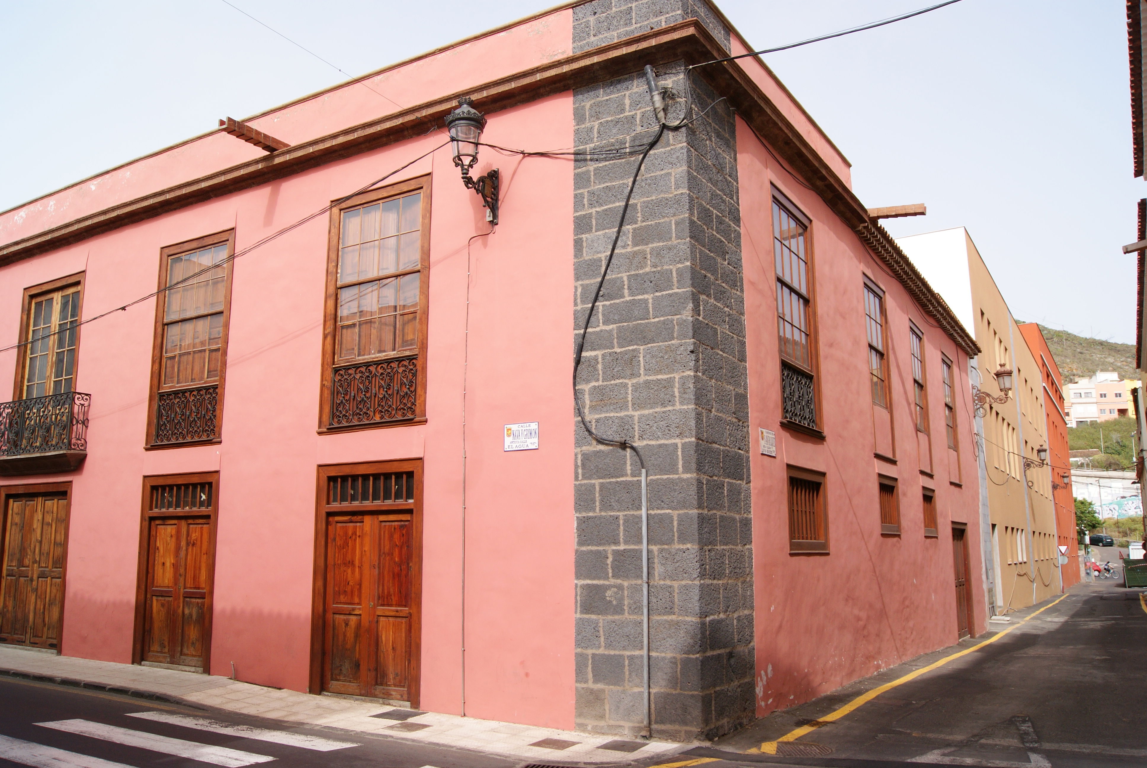 Calle de Nava y Grimón, La Laguna, por Roberto Gonzalez