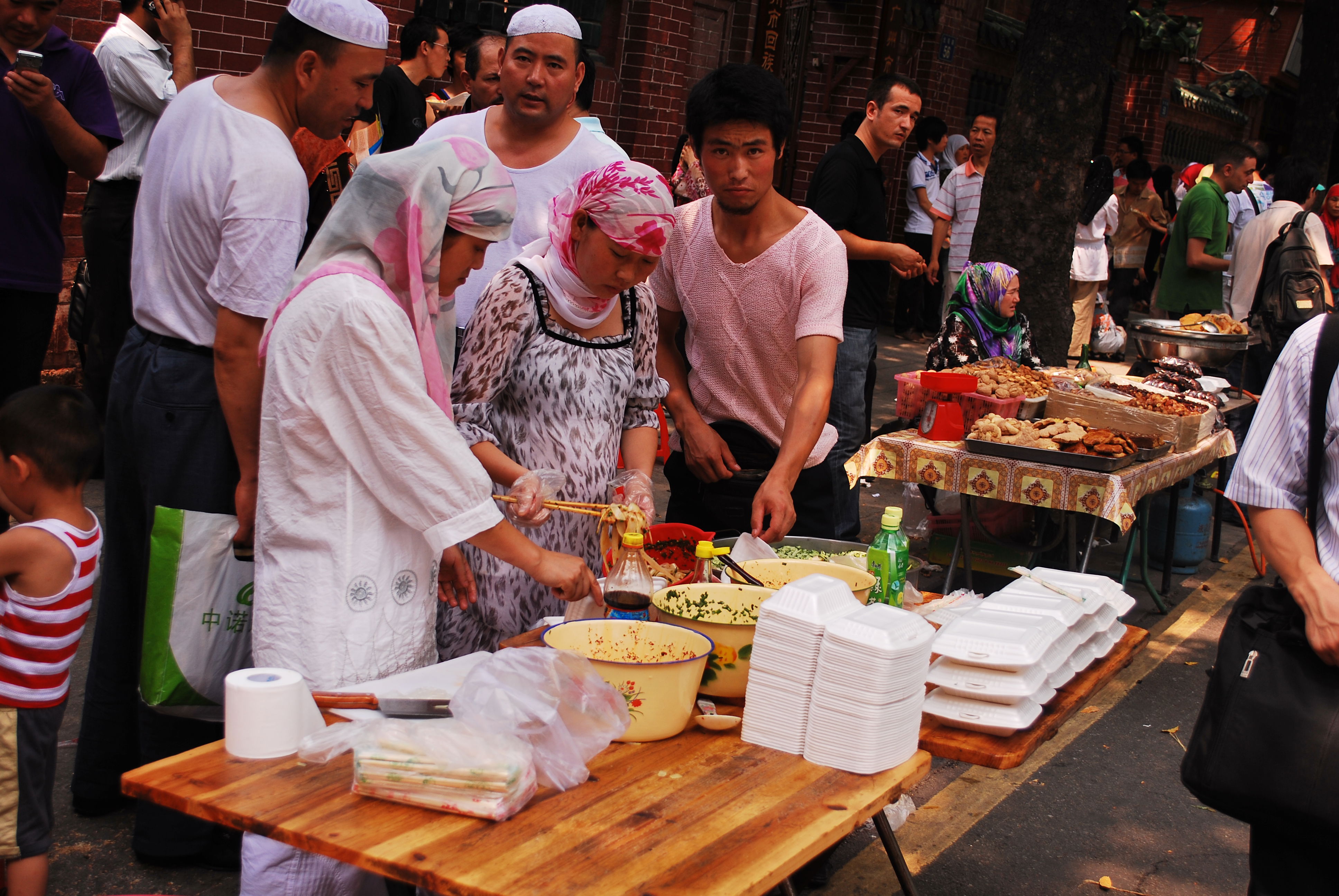 Mercadillos de Guangzhou: un viaje por sus sabores y tradiciones