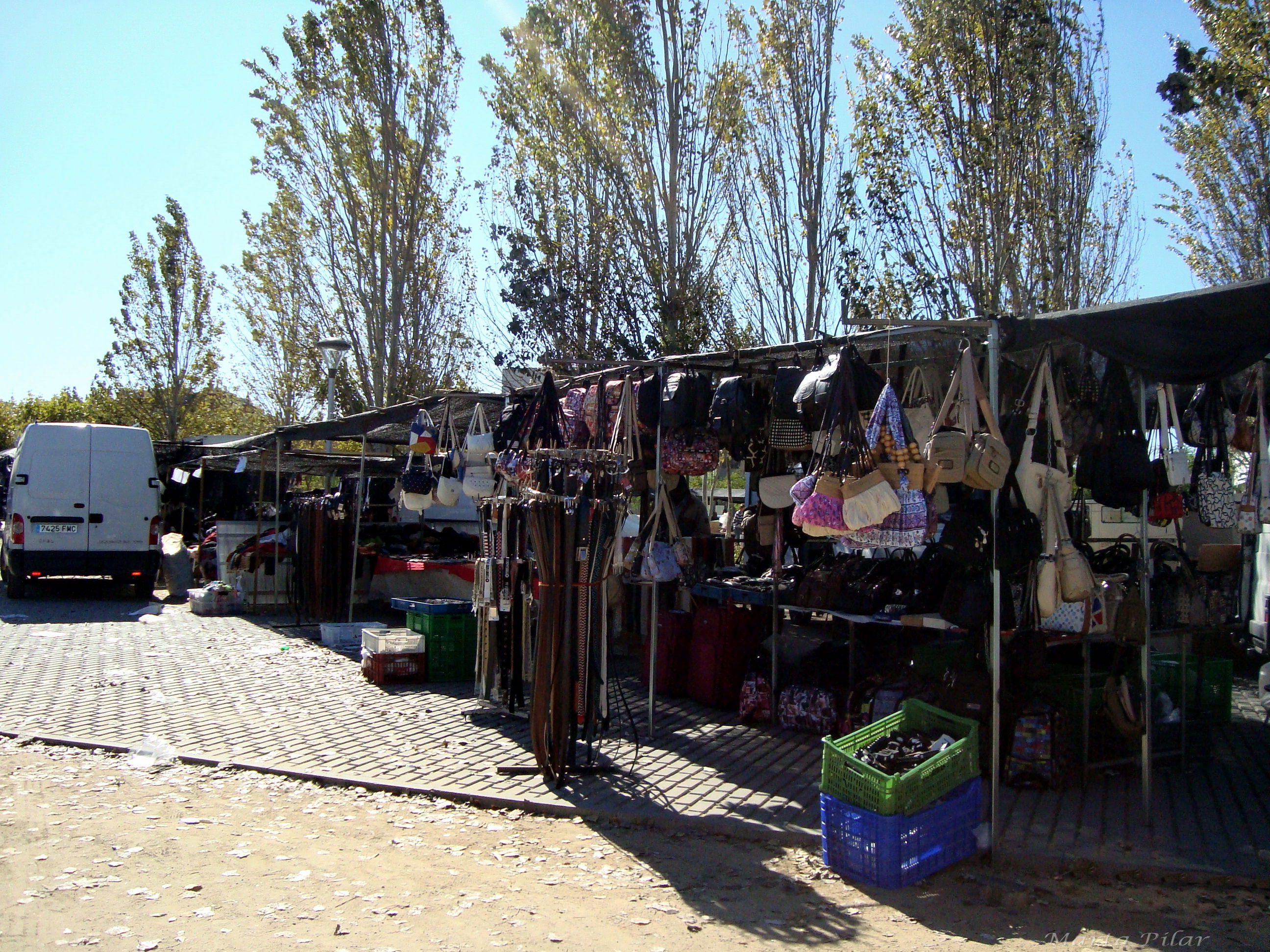 Descubre los encantadores mercadillos en Costa Dorada