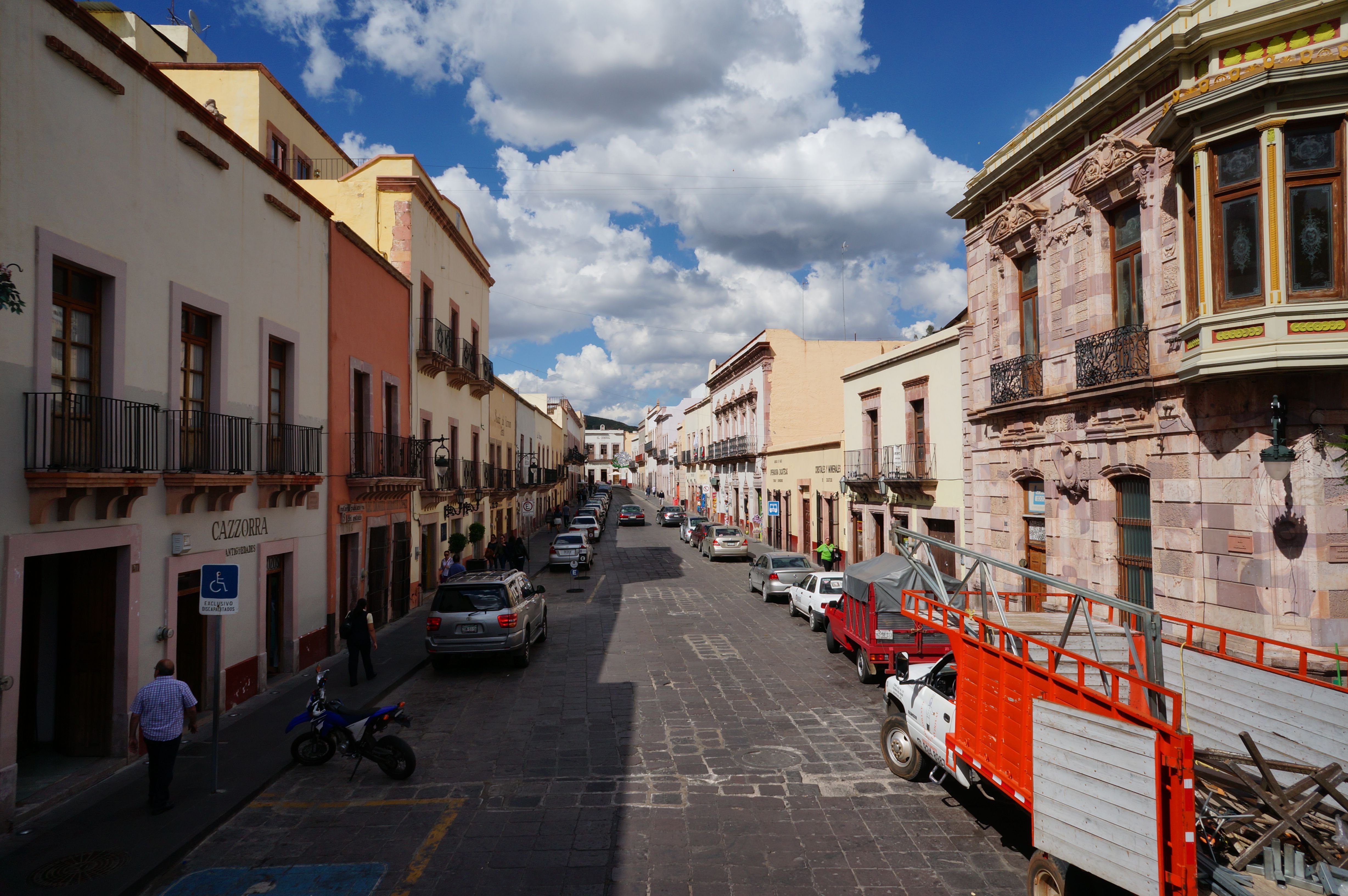 Recorrido Bus Turístico, por Carlos Chávez Cámara
