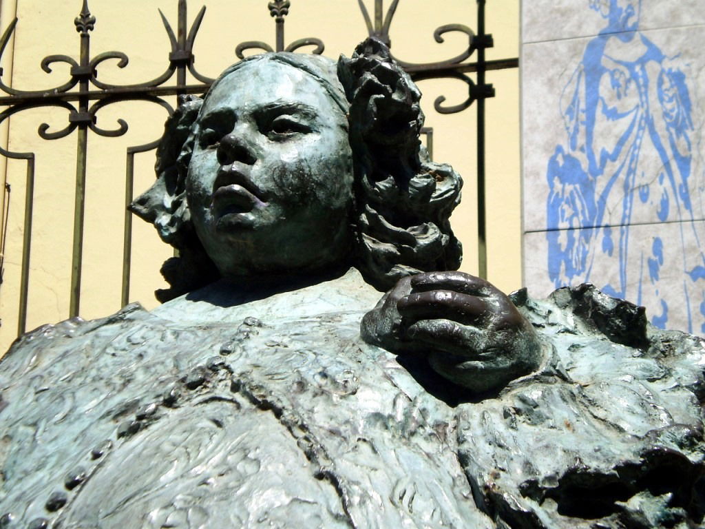 Escultura de Eugenia Martínez Vallejo, "La Monstrua", por Lala