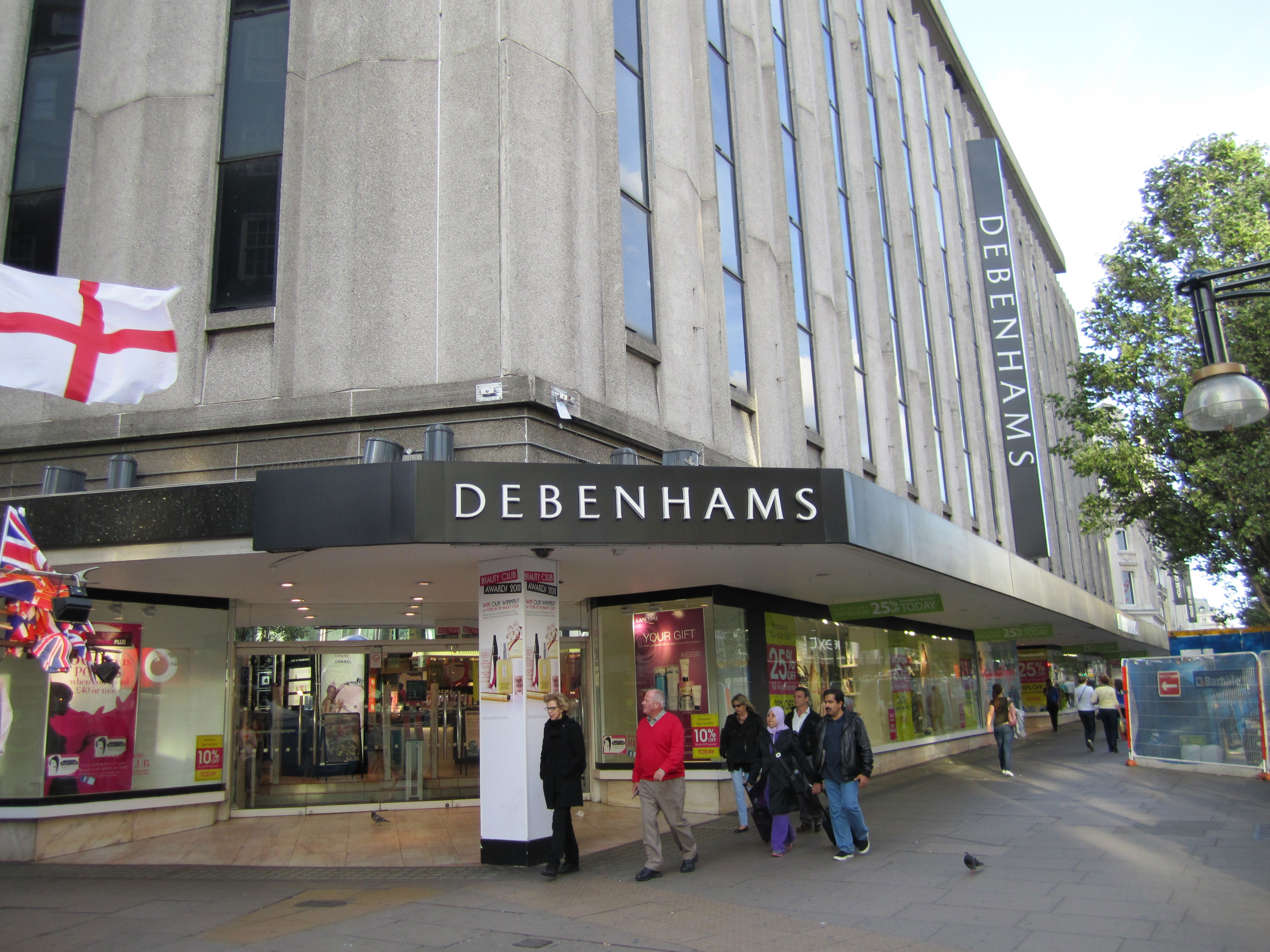 Debenhams, por Céline 