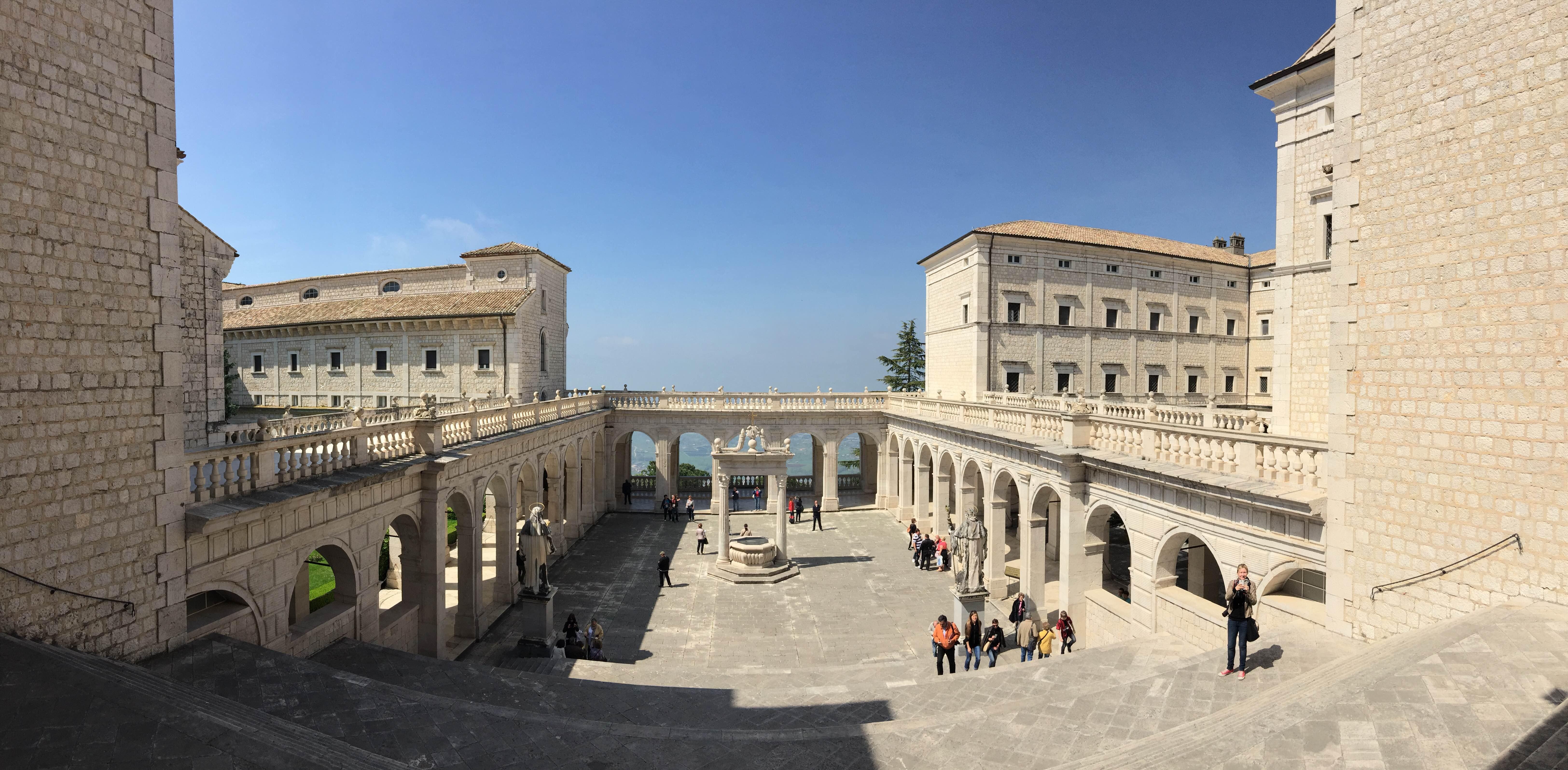 Abadías en Italia, un viaje por la historia y la espiritualidad