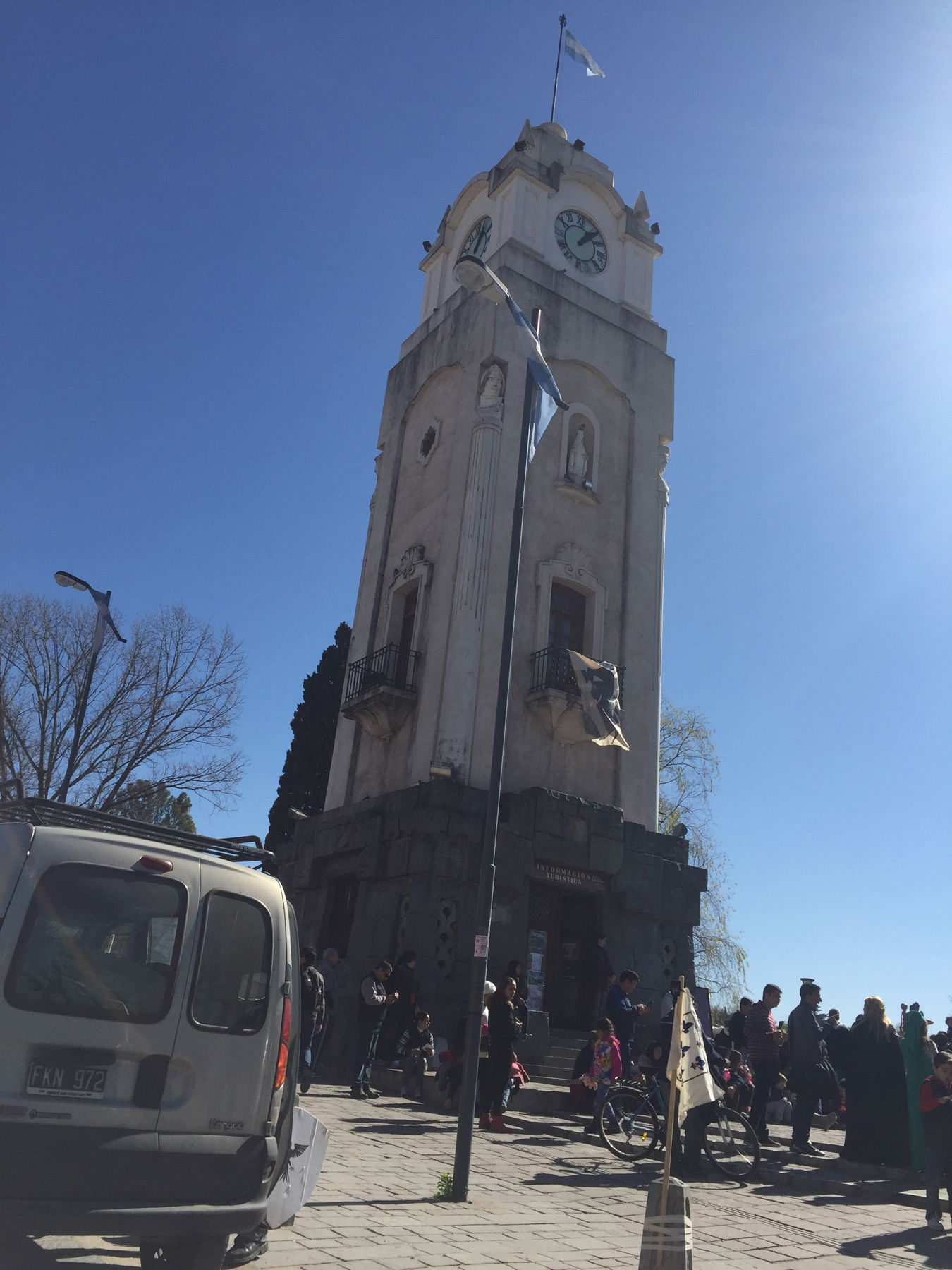 Monumento Reloj Publico, por Marisa Lagostena