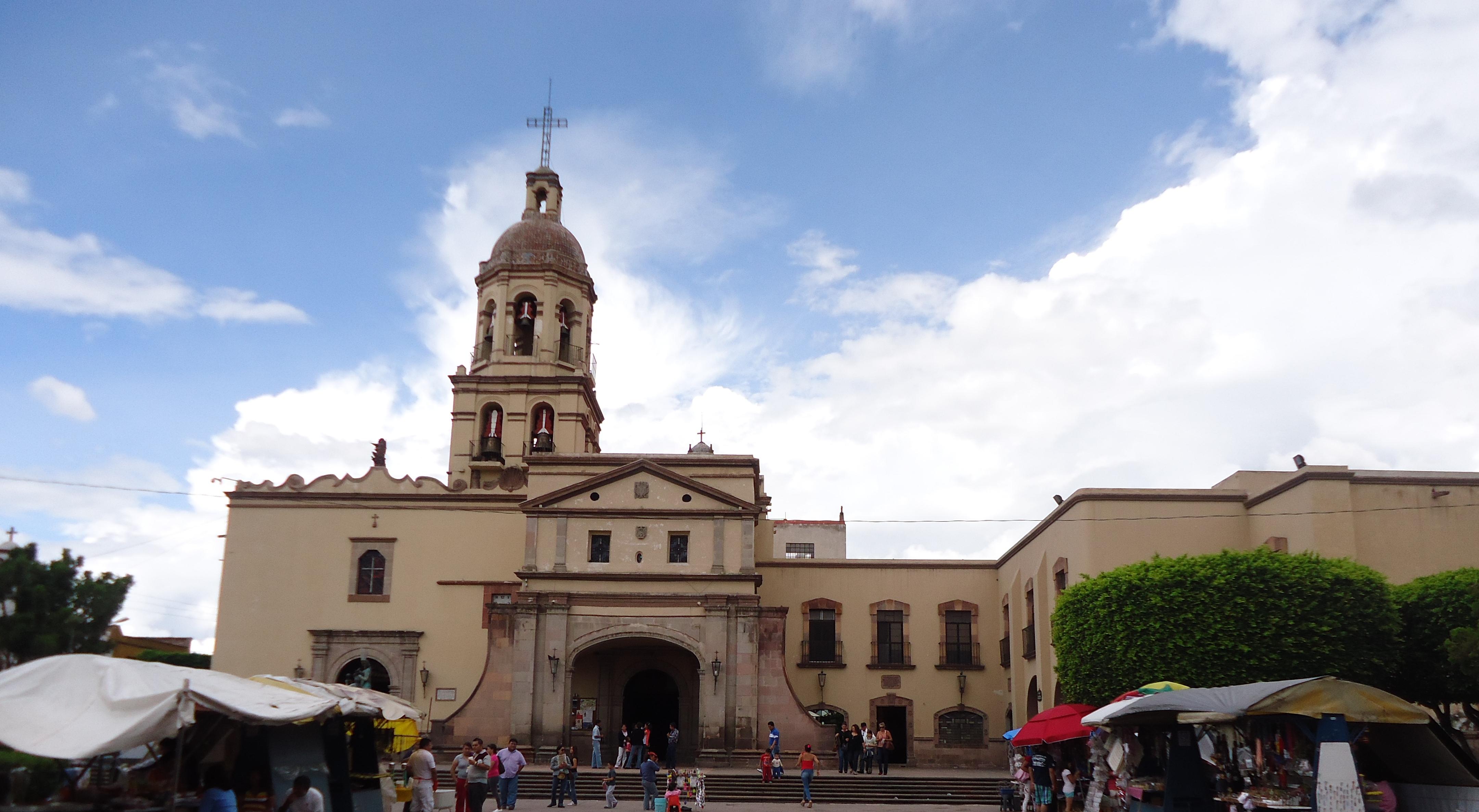 Templo y ex-convento de la Santa Cruz de los Milagros, por César - Mochilero
