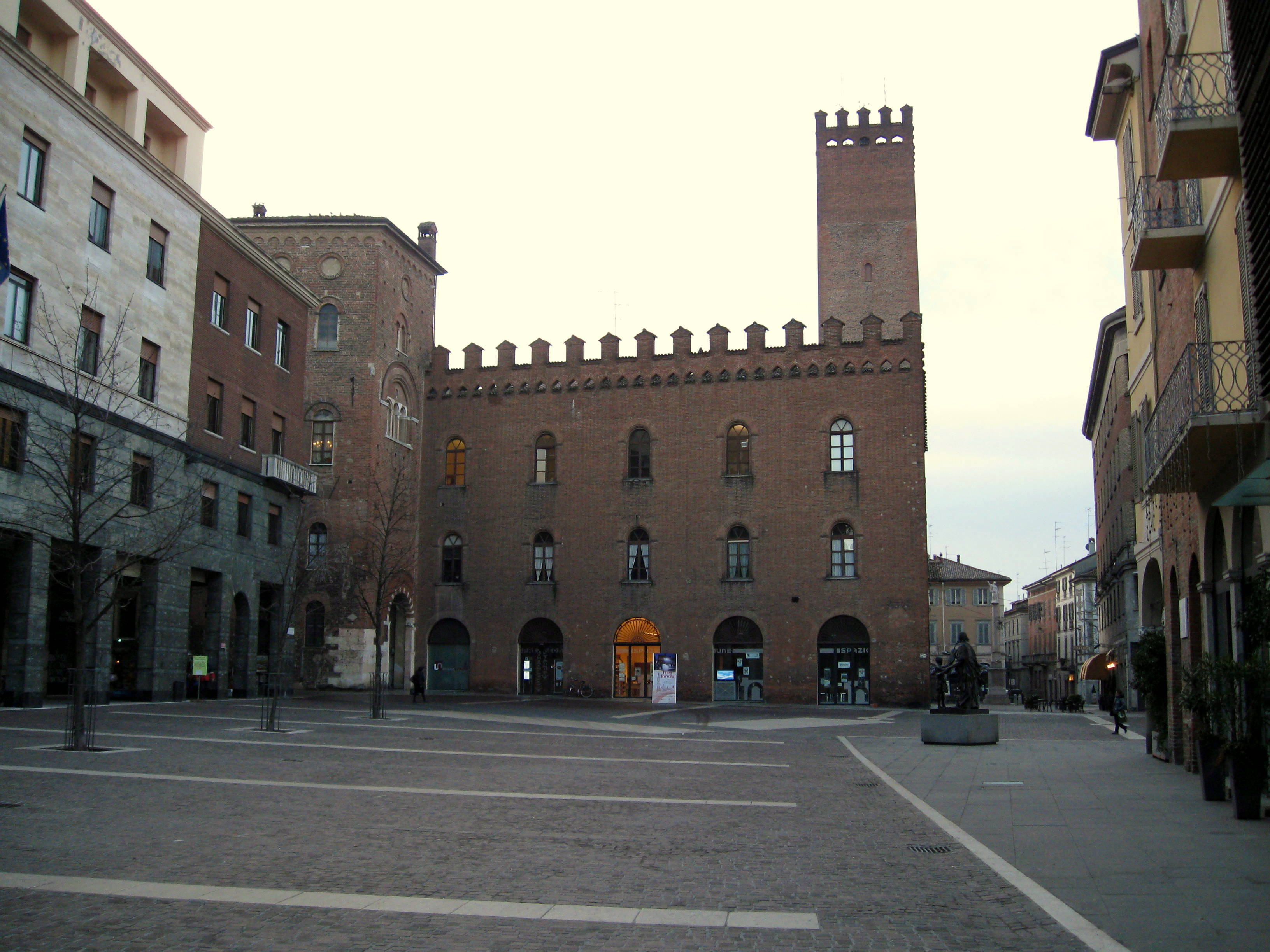 Piazza Stradivari, por Allan Robert P. J.