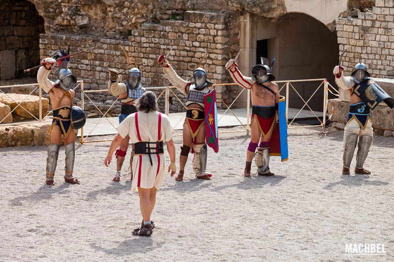 Lucha de gladiadores en Tarraco Viva, por Víctor Gómez - machbel