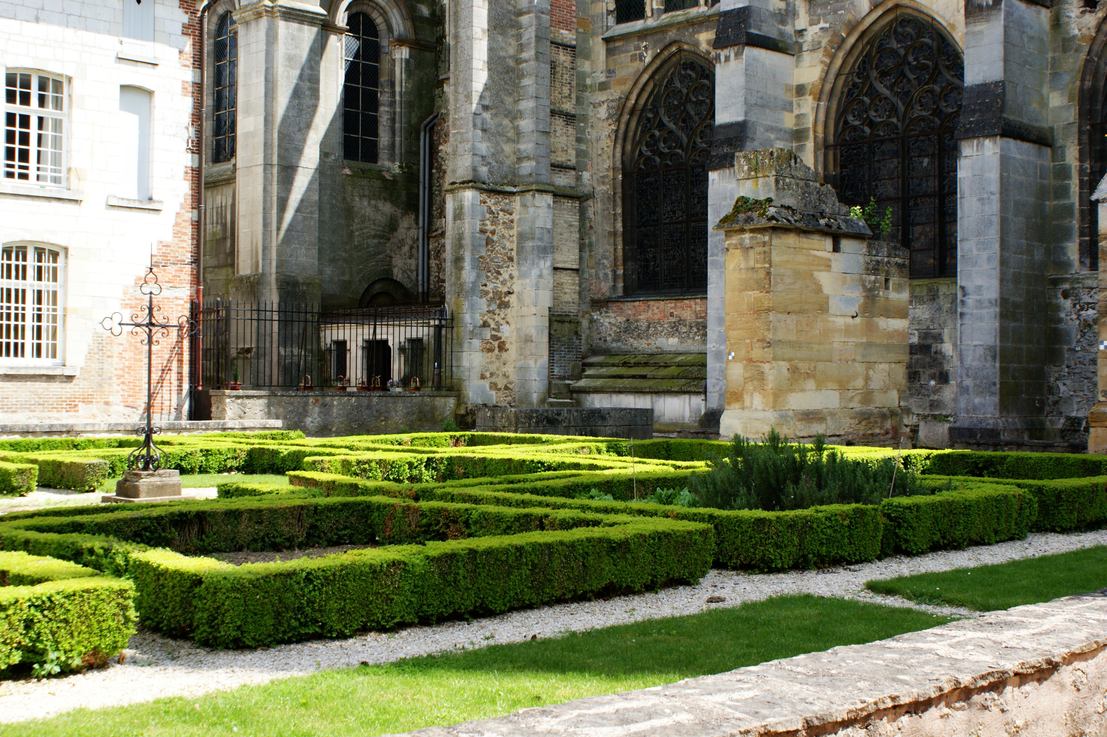 Claustro, por Anne-Laure Caquineau