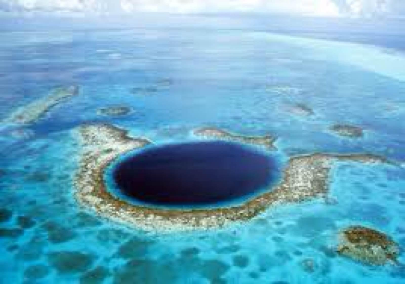 pagar alegría diferente a Fosa de las Marianas - Gran Agujero Azul - The Great Blue Hole en Ciudad de  Belice: 2 opiniones y 5 fotos