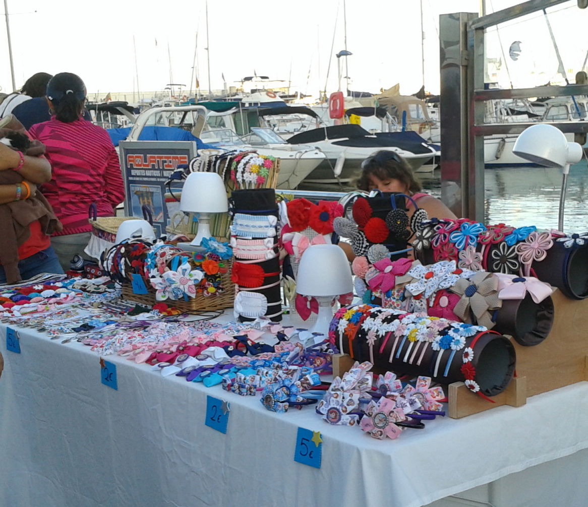 Mercadillo Puerto Deportivo, por Almudena