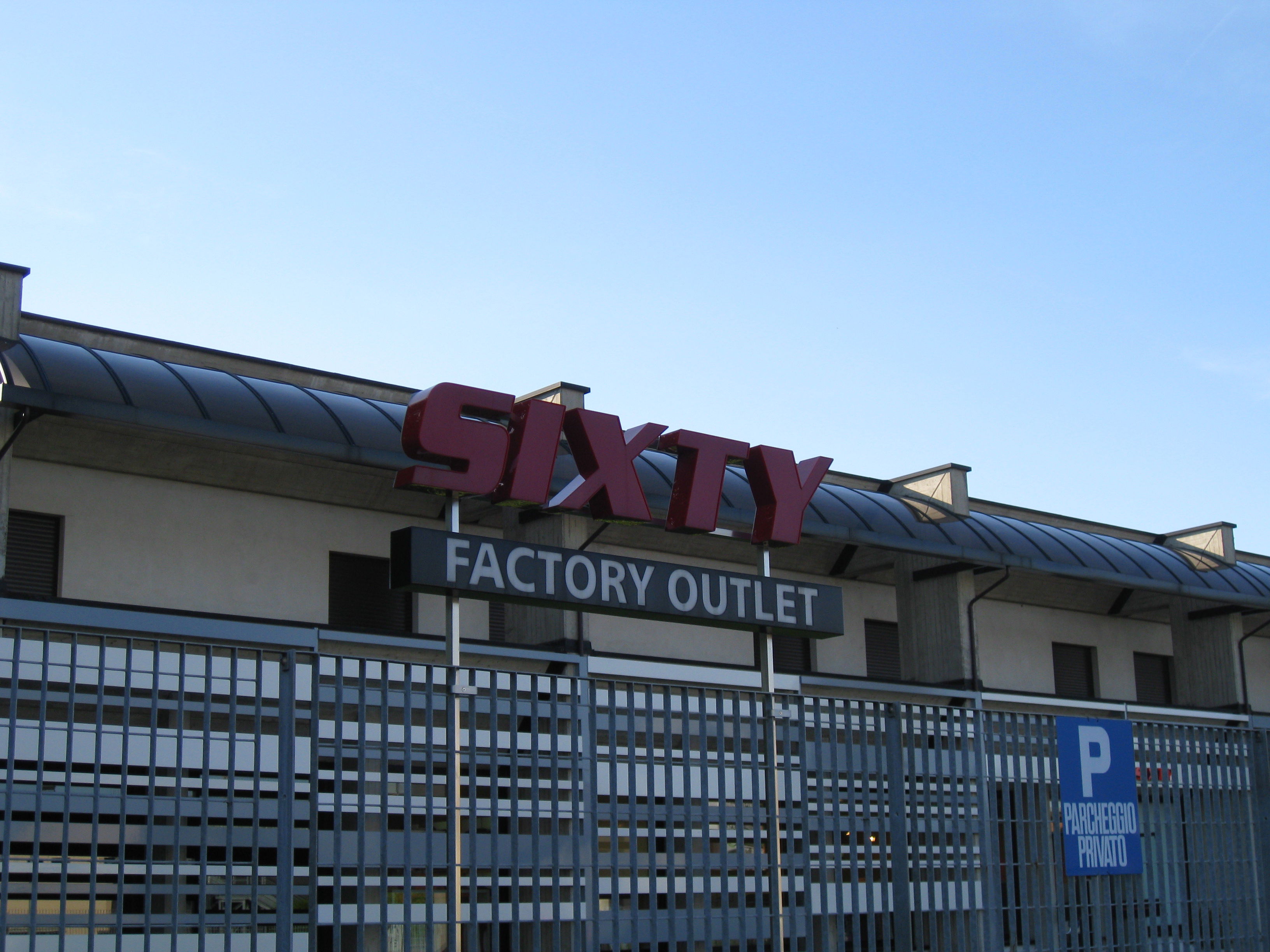 Miss Sixty Factory outlet, por Las sandalias de Ulises