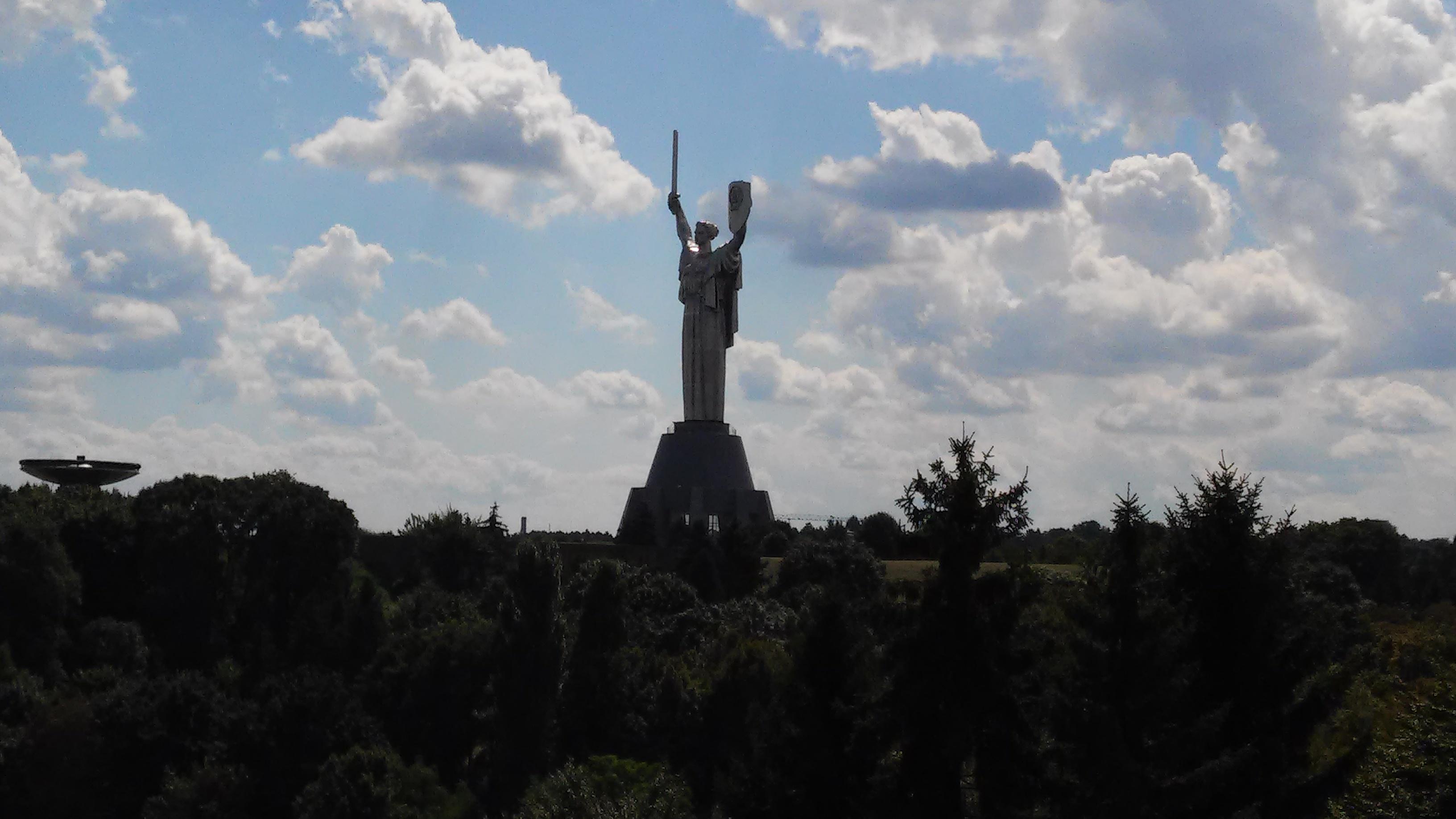 Estatua de la Madre Patria, por Александр Купчик