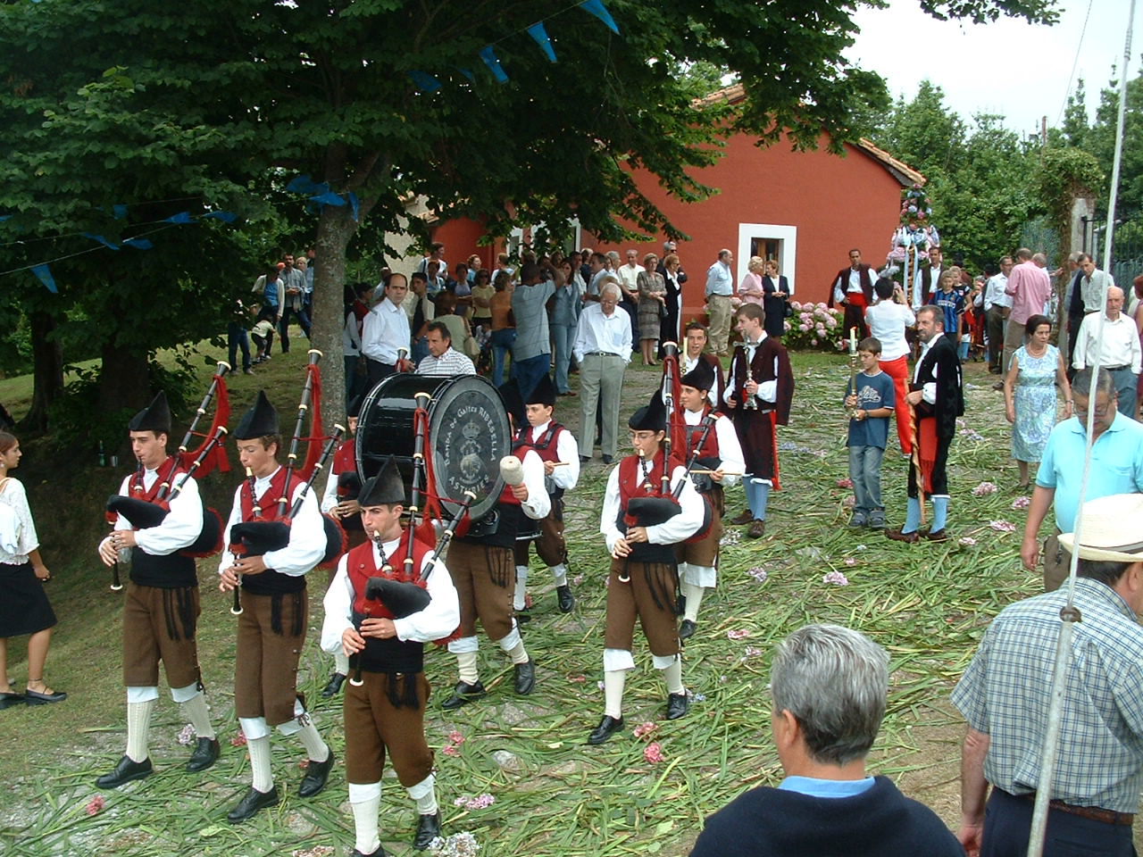 Llanes (Concejo), fiestas populares, por BeaBurgos