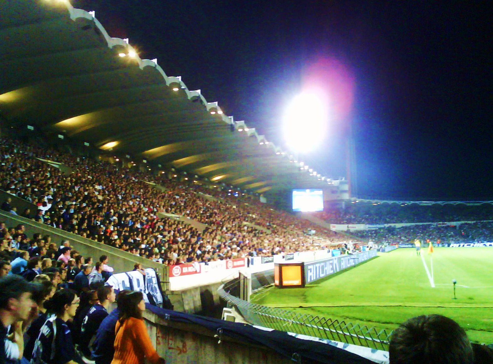 Estadio Chaban Delmas, por PETERSEN christel