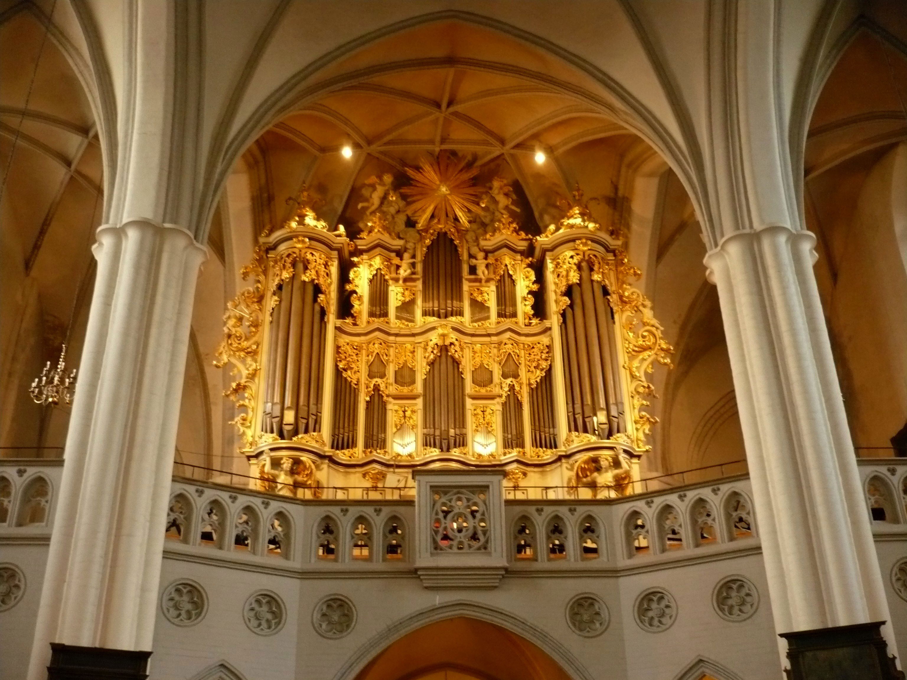 Iglesia de Santa María, por lamaga