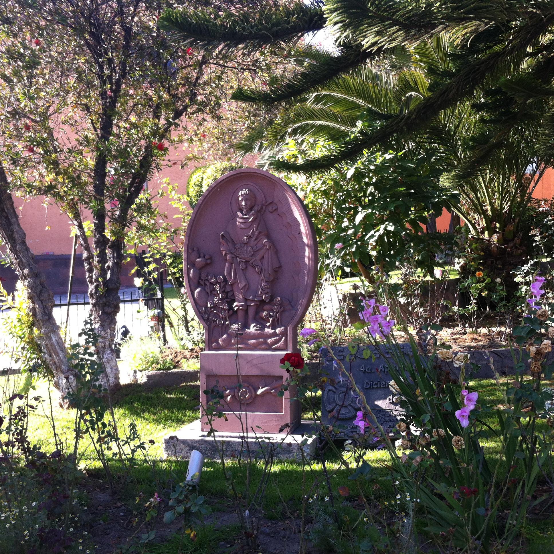 Monumento a Apariciones de la Virgen de Guadalupe, por Pita Hernandez