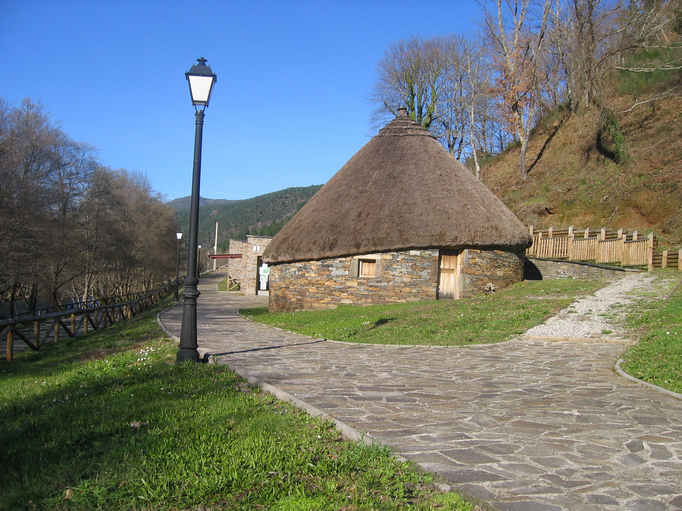 Aula De La Naturaleza en Ibias, por AsturiasBiosfera