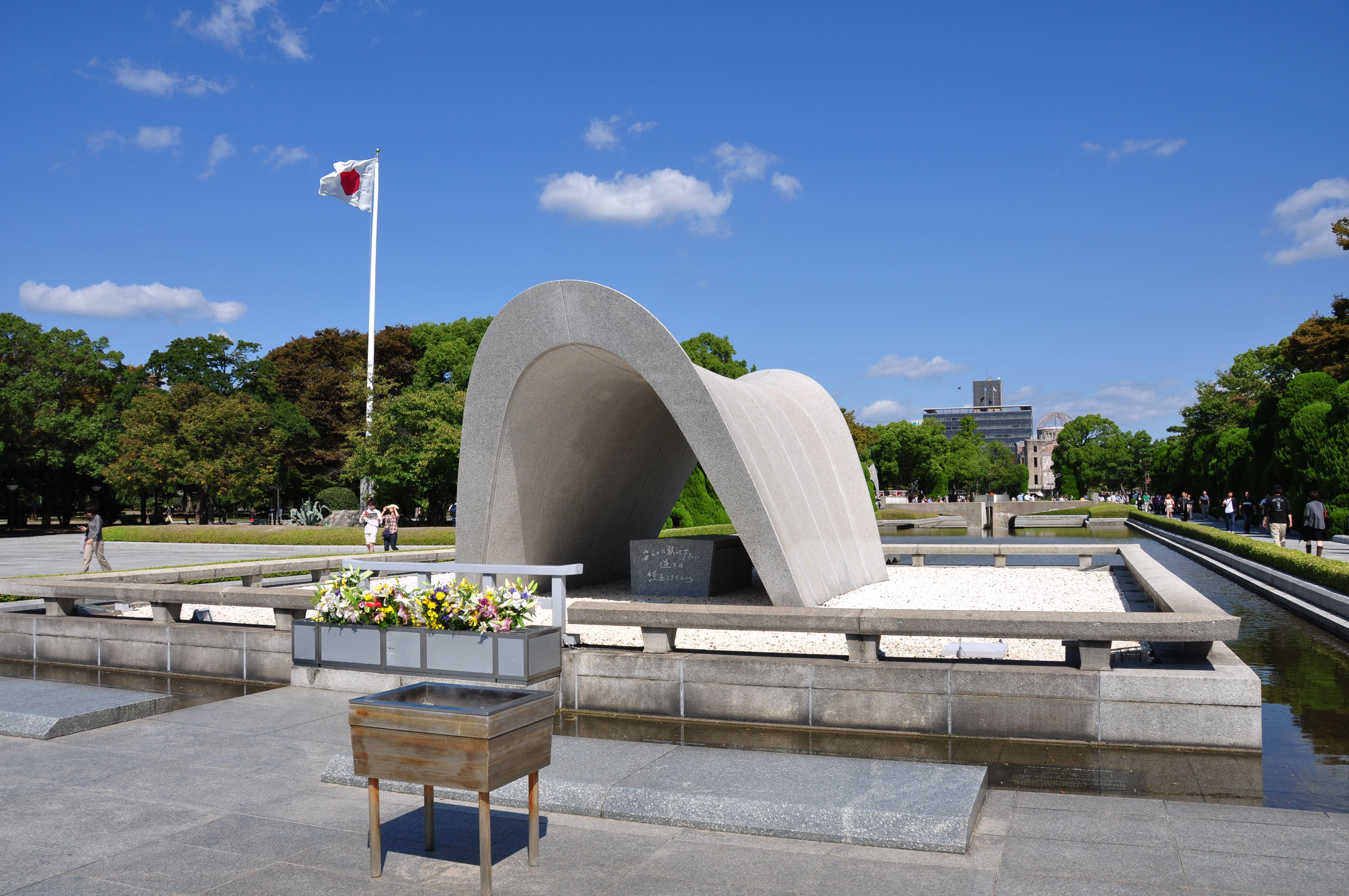 Cenotafio Conmemorativo, por Arturo Sánchez Quiñones