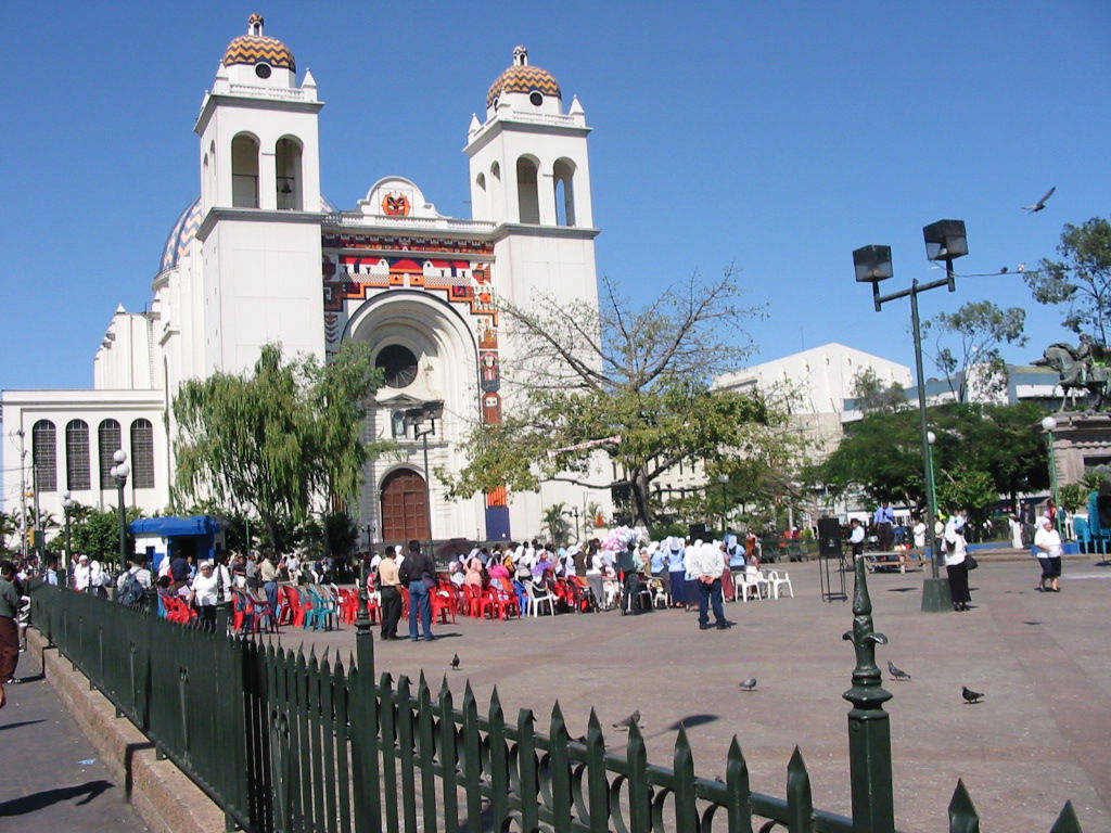 Plaza Gerardo Barrios, por lamaga