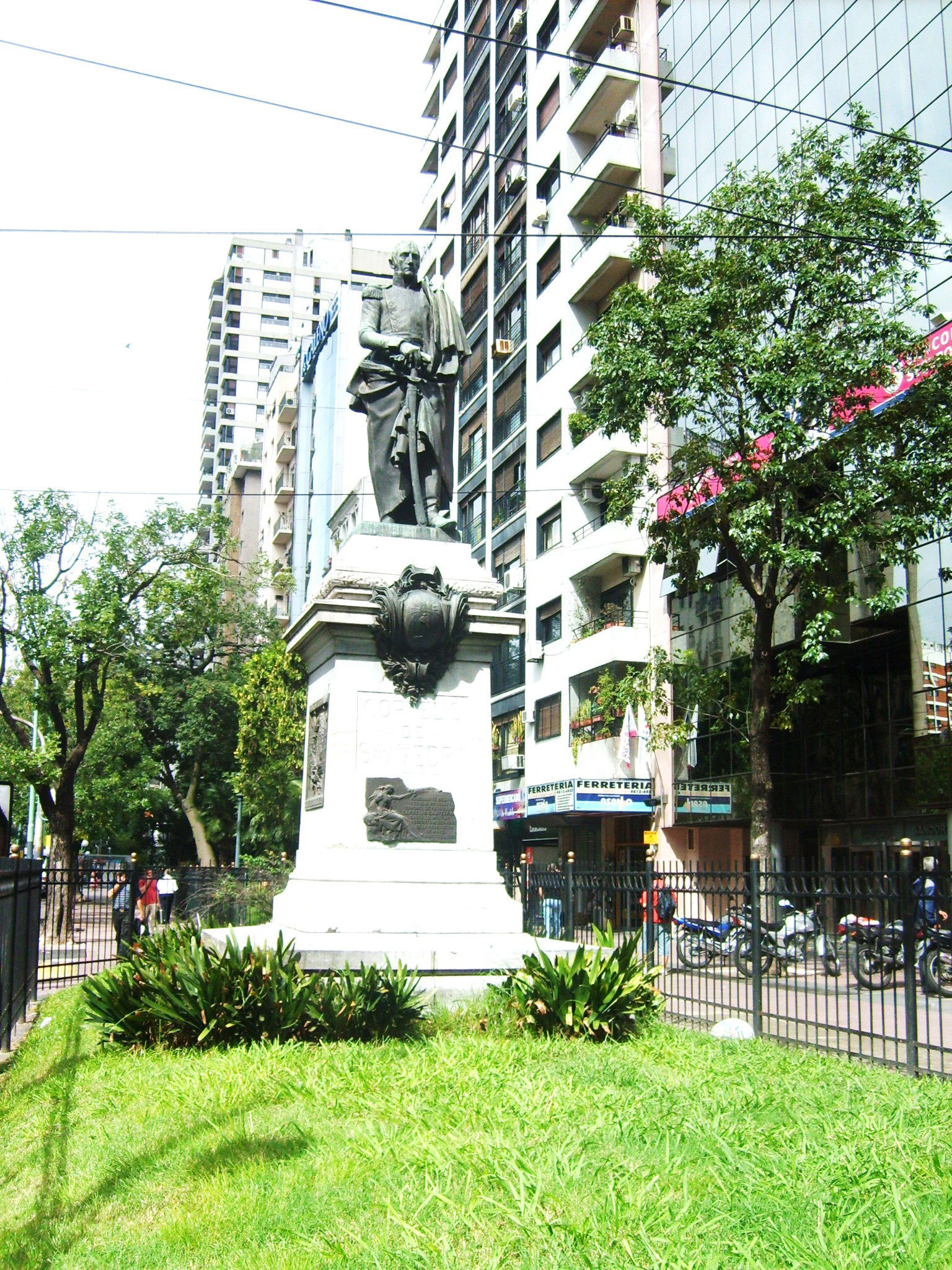 Monumento al General Cornelio de Saavedra, por MELITHA  BLASCO
