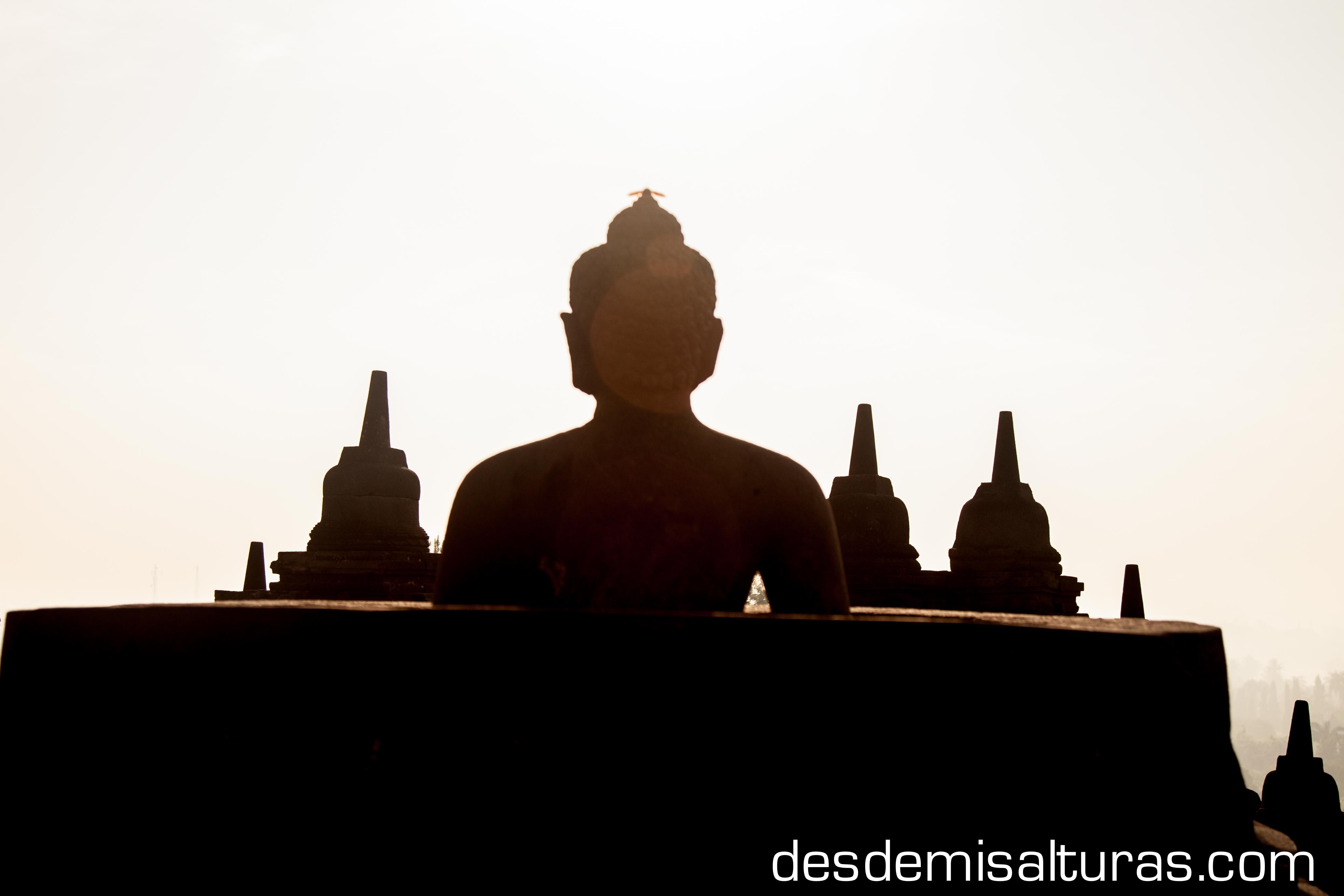 Buda con cabeza en Borobudur, por desdemisalturas.com