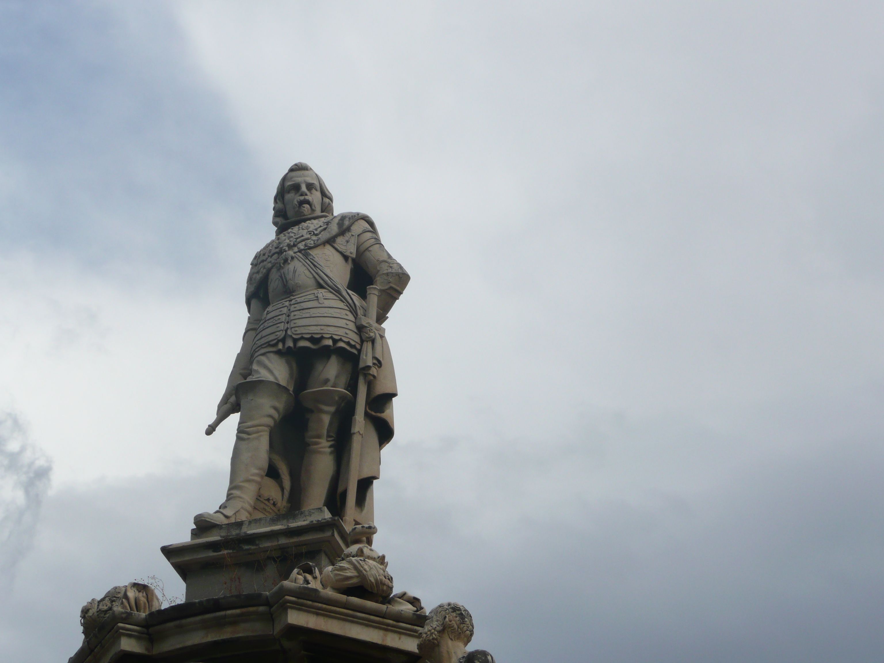 Monumento a Felipe V, por Ida y Vuelta
